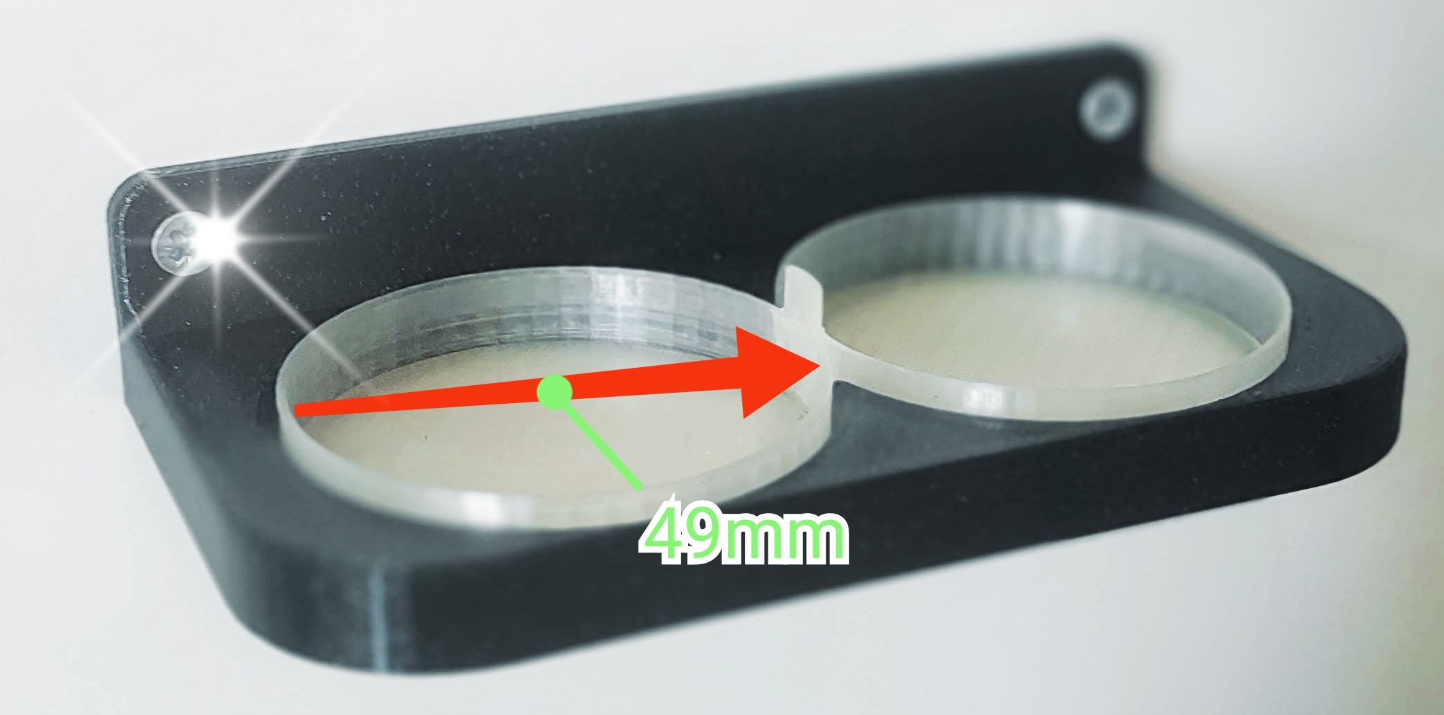 Minimalistická polička na mlýnek - sůl a pepř