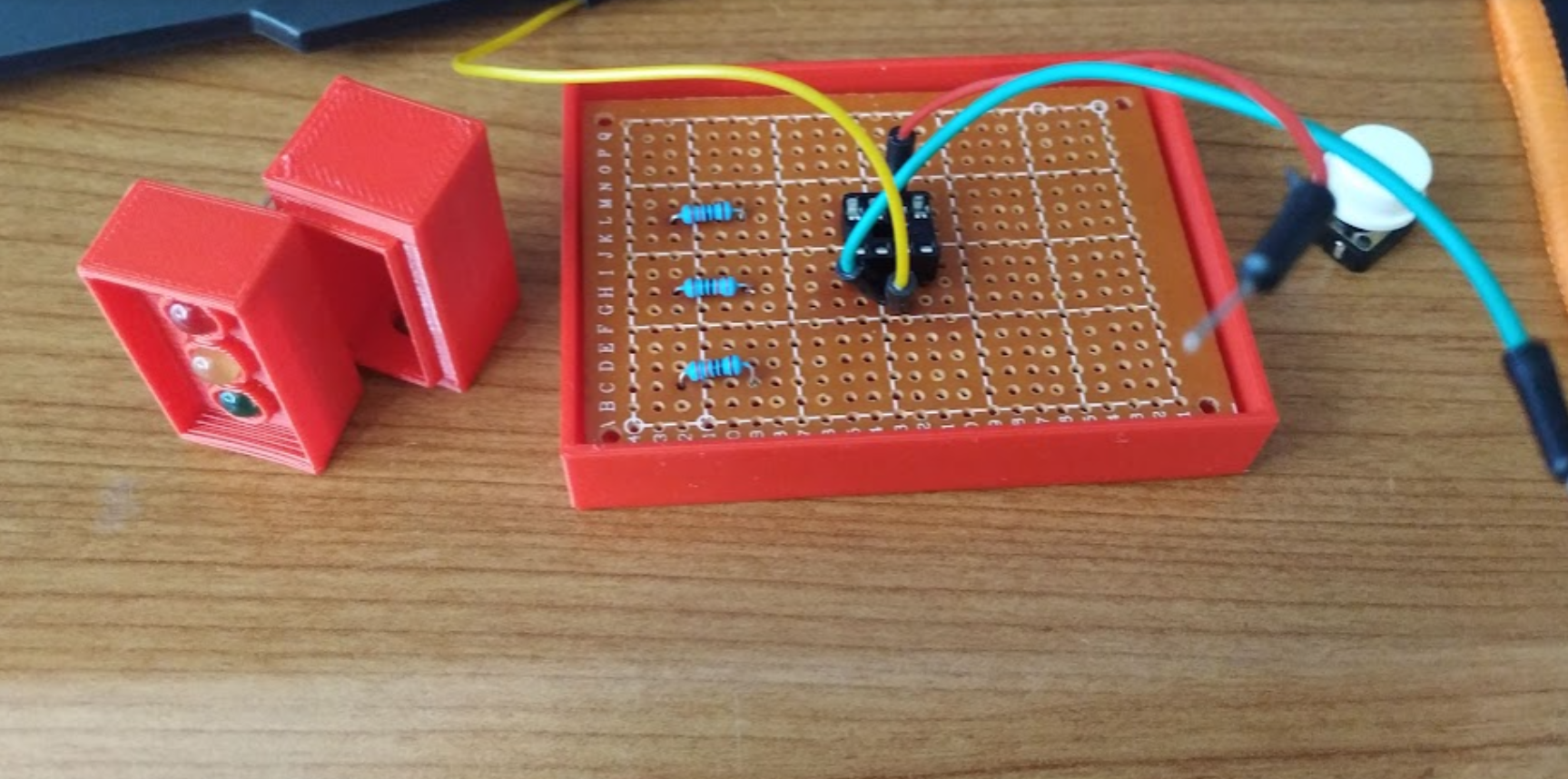 Miniatura 4 do modelo 3D Traffic Lights Electronics Project v2