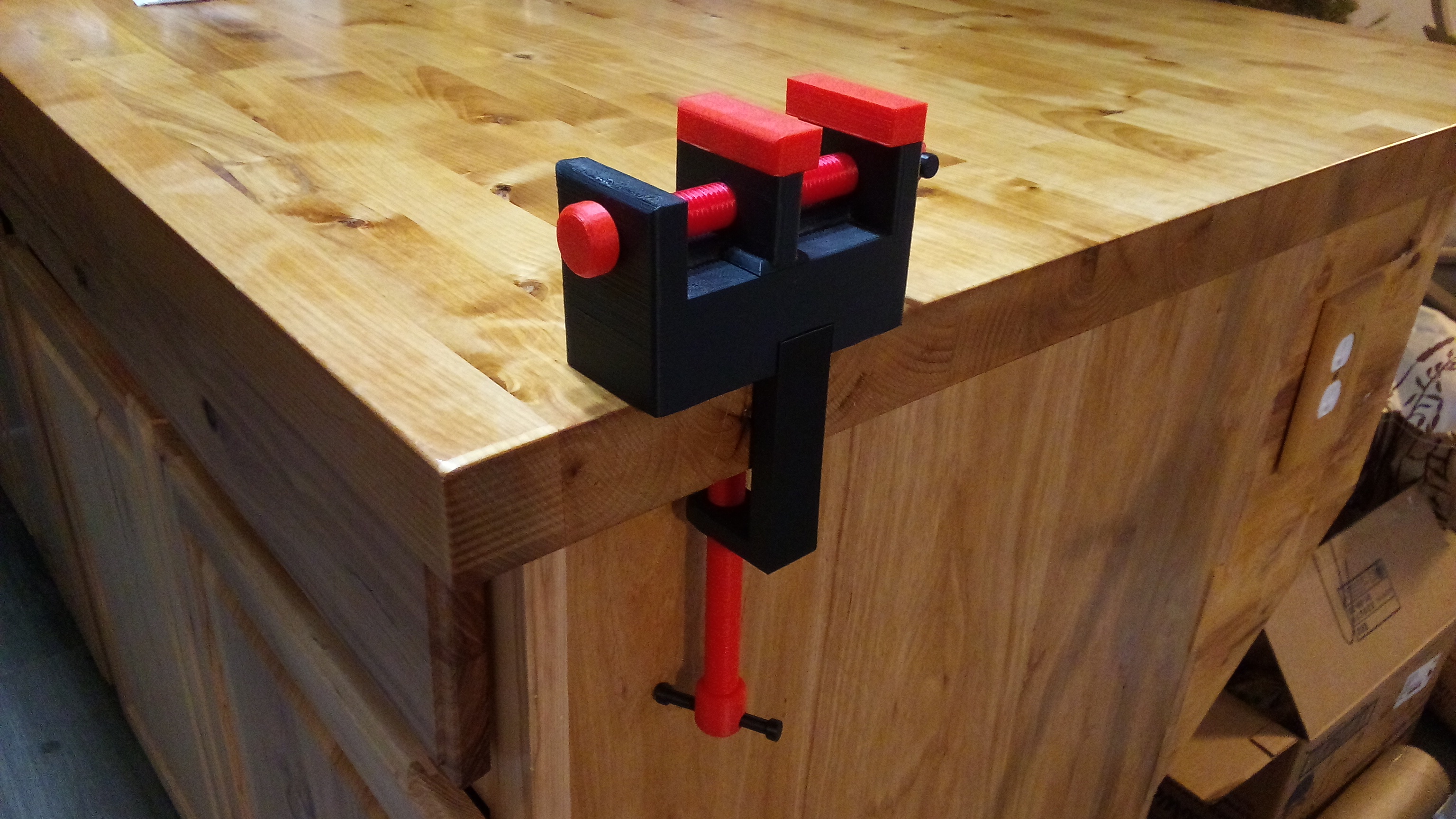 100% Printed Vise For Soldering & Other Small Tasks — miniatura 2