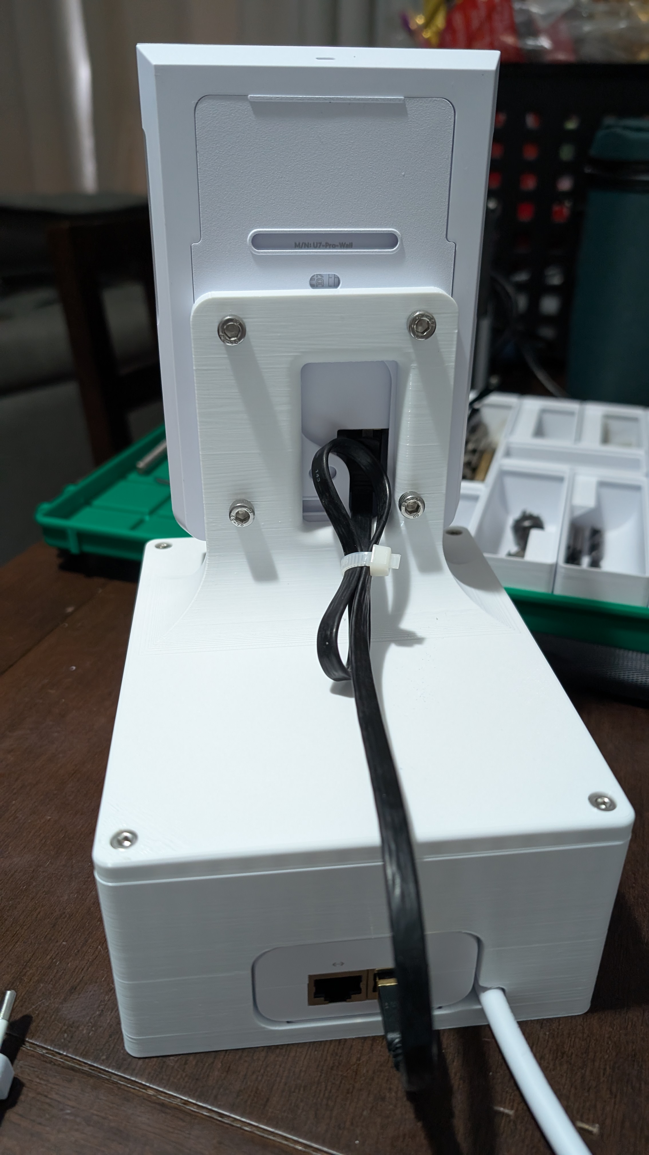 U7 Pro Wall – Desktop Stand + PoE Injector Box — miniatura 13