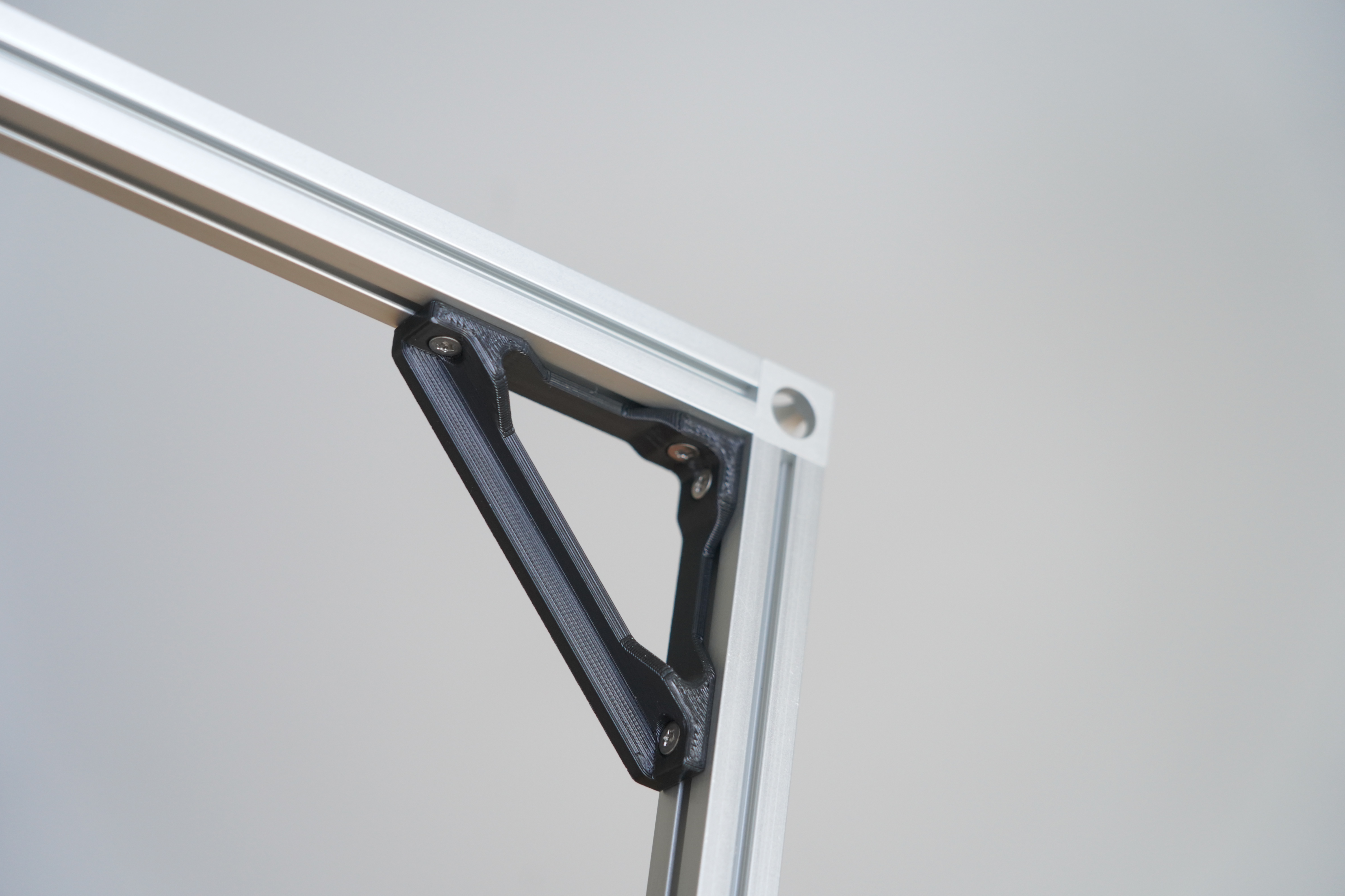 BeamCase - corner Braces