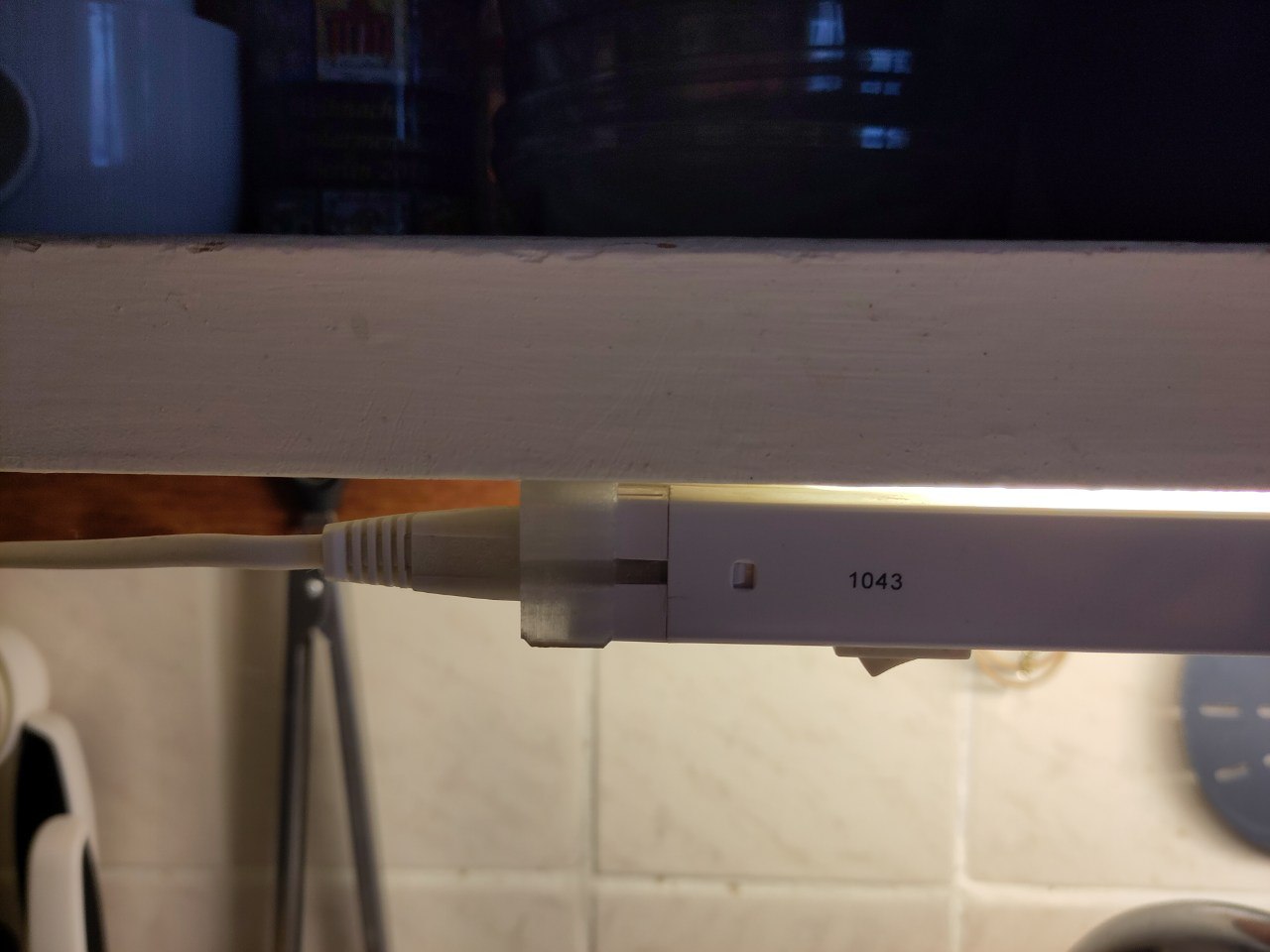 Bracket for Lampex KL402-14L light tube fixture