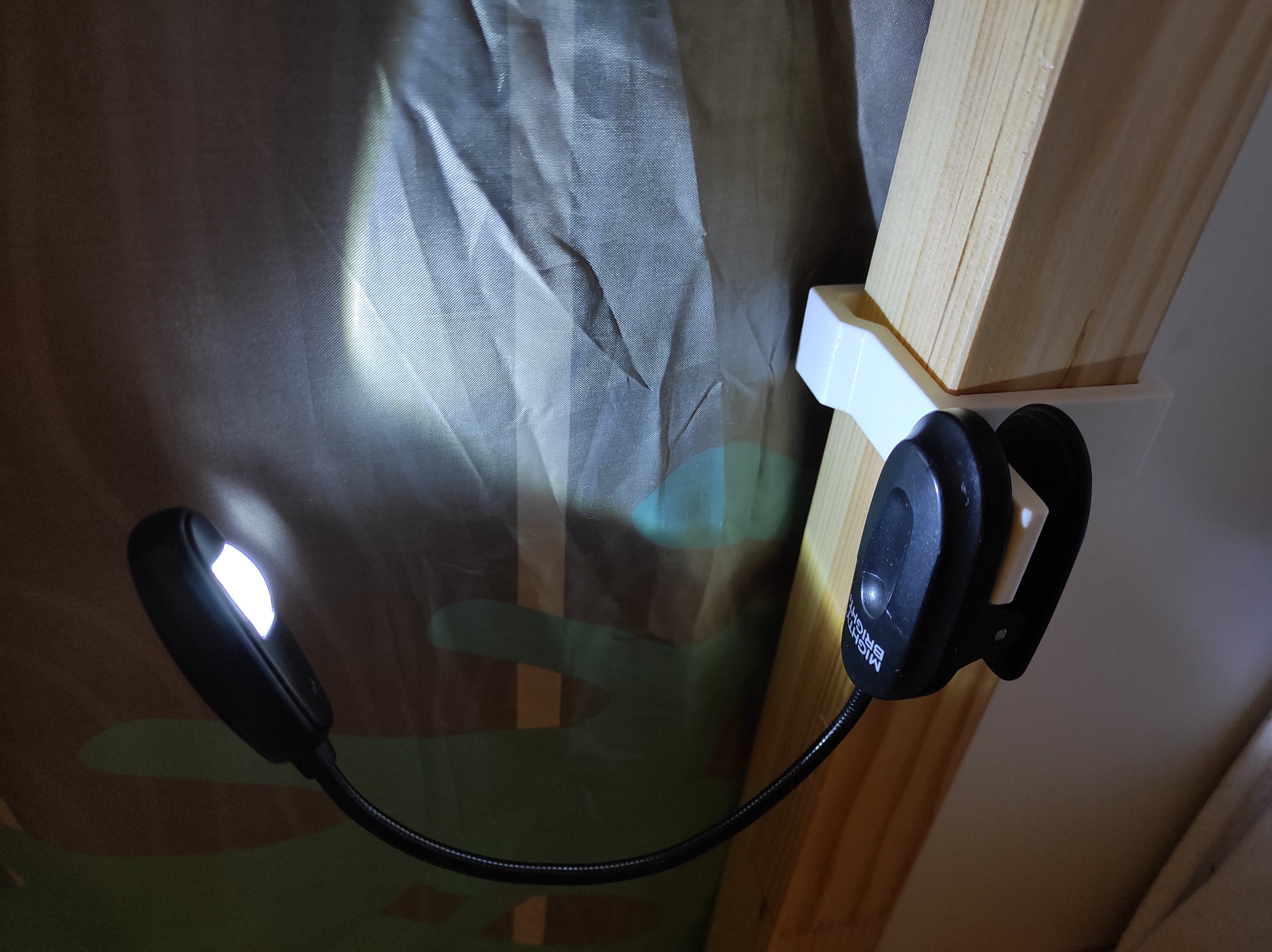 Ikea Kura lamp holder for a lamp with a clip