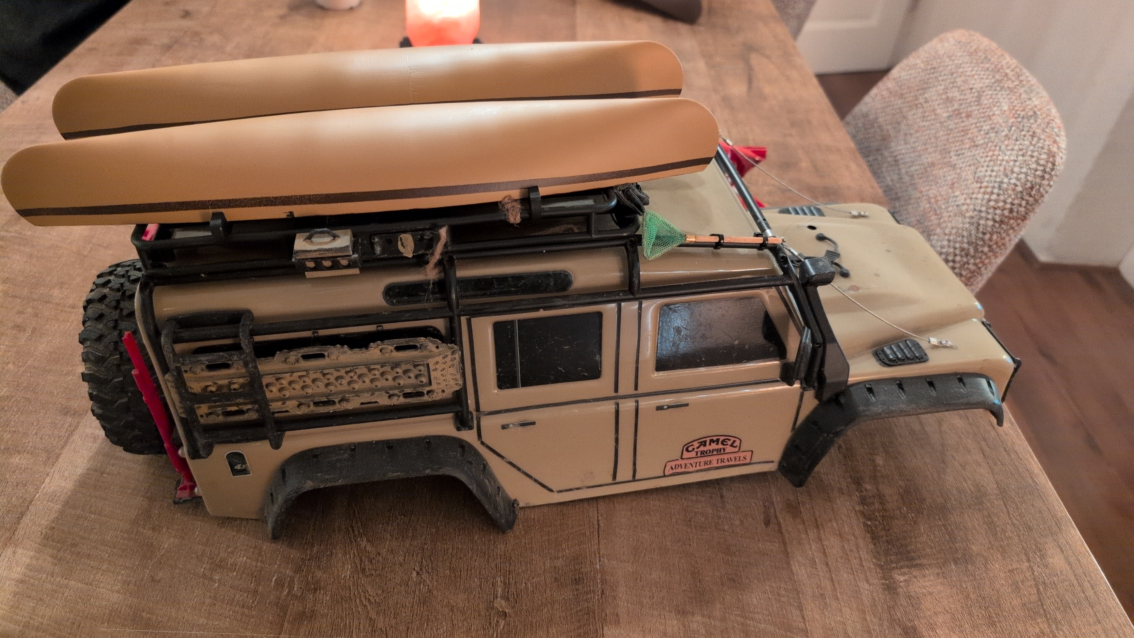 Canoes with roof rack attachement for TRX4 Defender