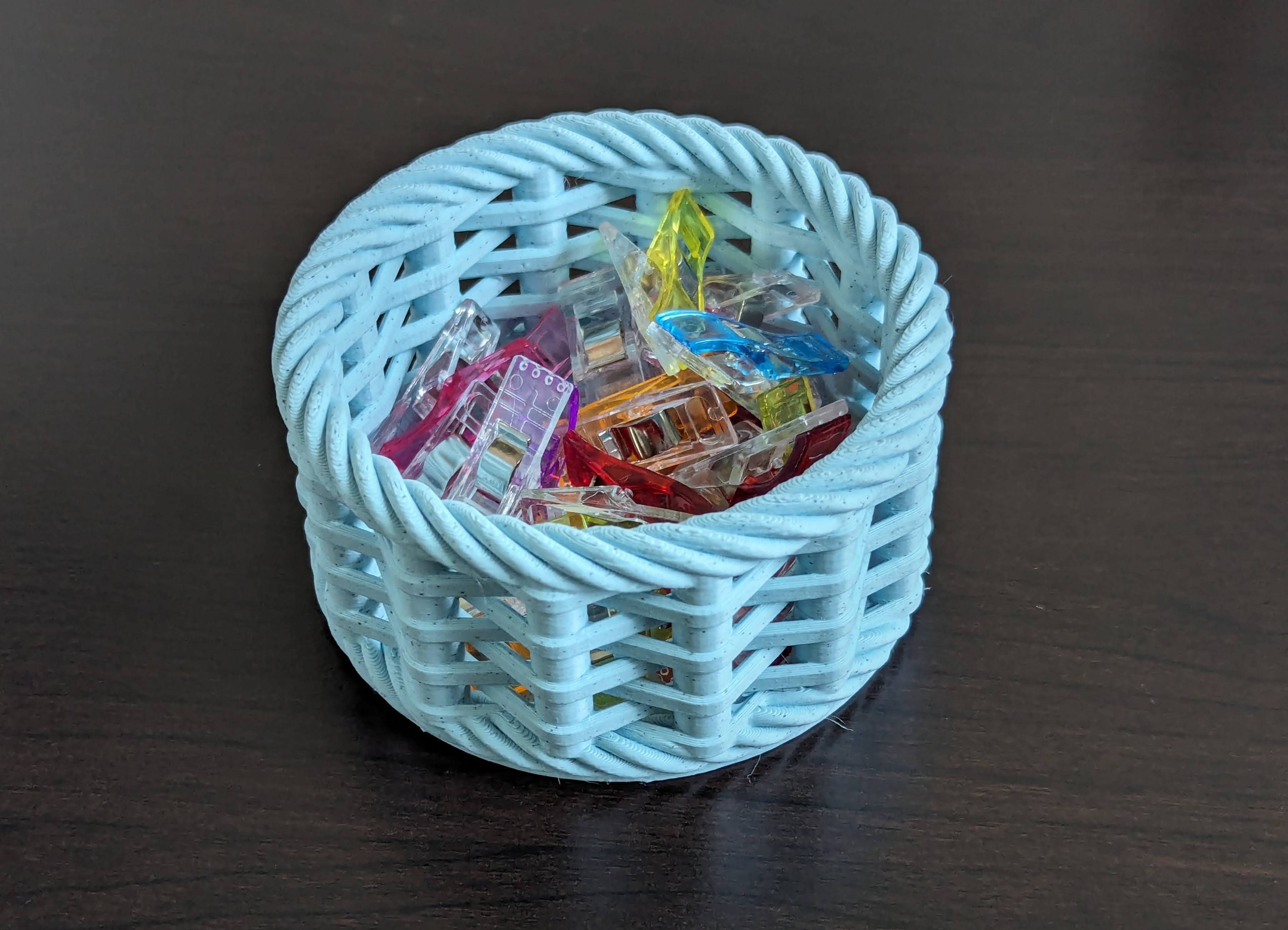 Miniatura 3 do modelo 3D Small Woven Basket