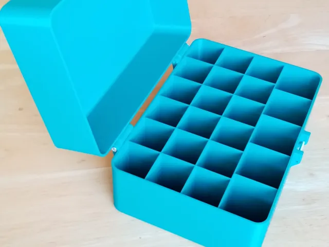 Nail polish box. Krabička na laky na nehty.