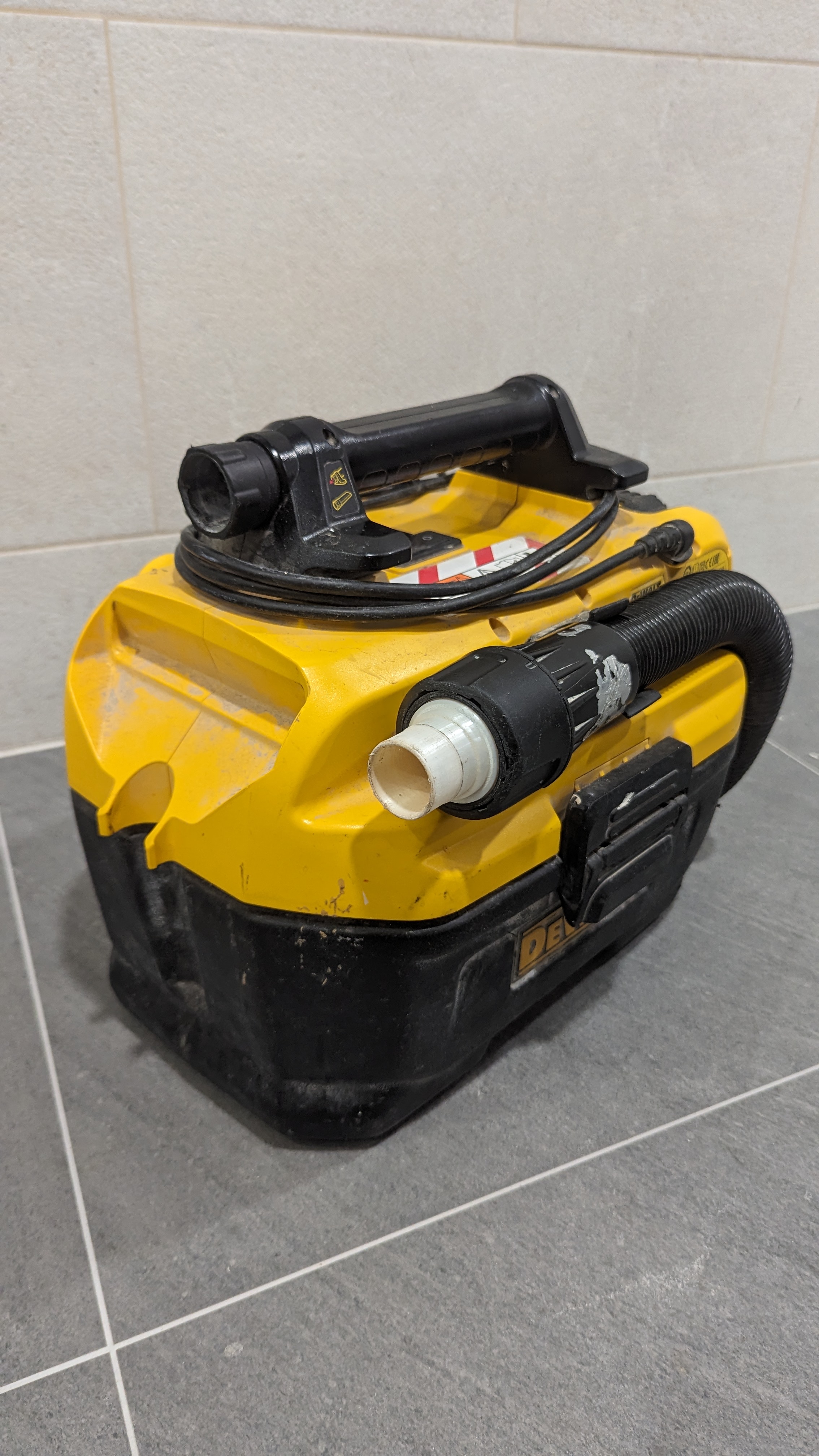 Dewalt best sale dcv584l review