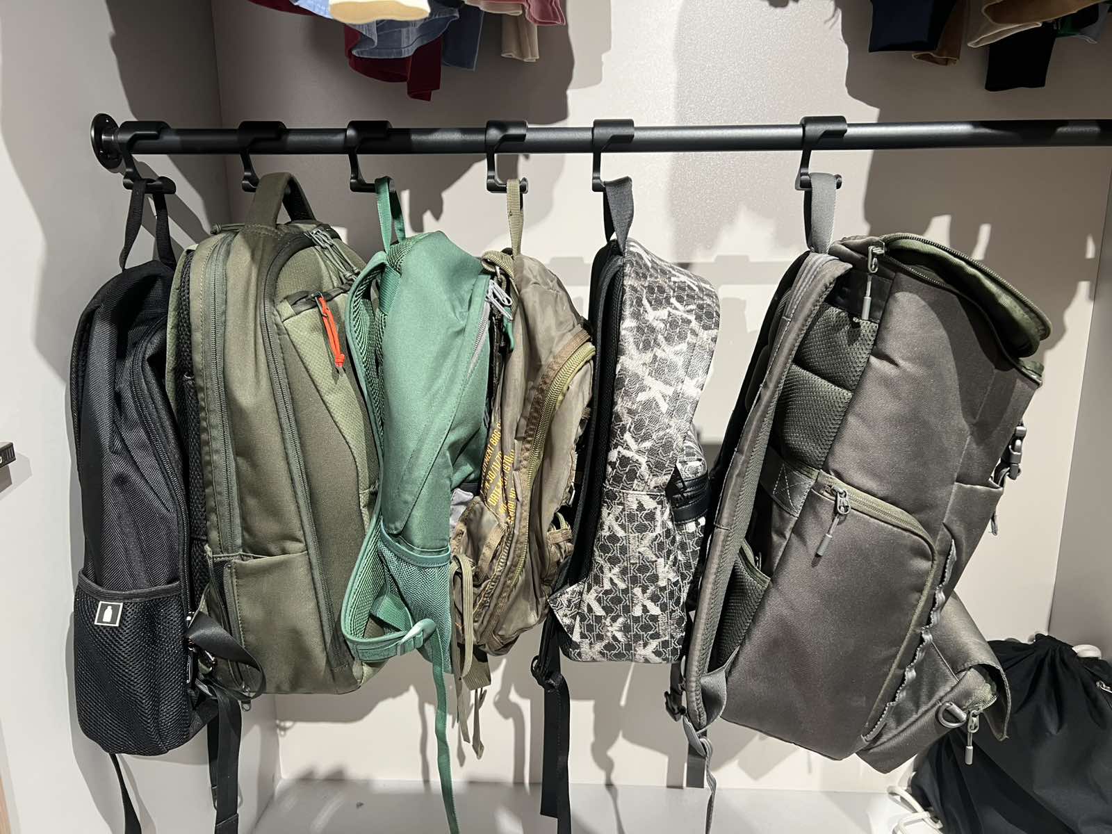 Miniatura 2 do modelo 3D Aesthetic backpack hanger
