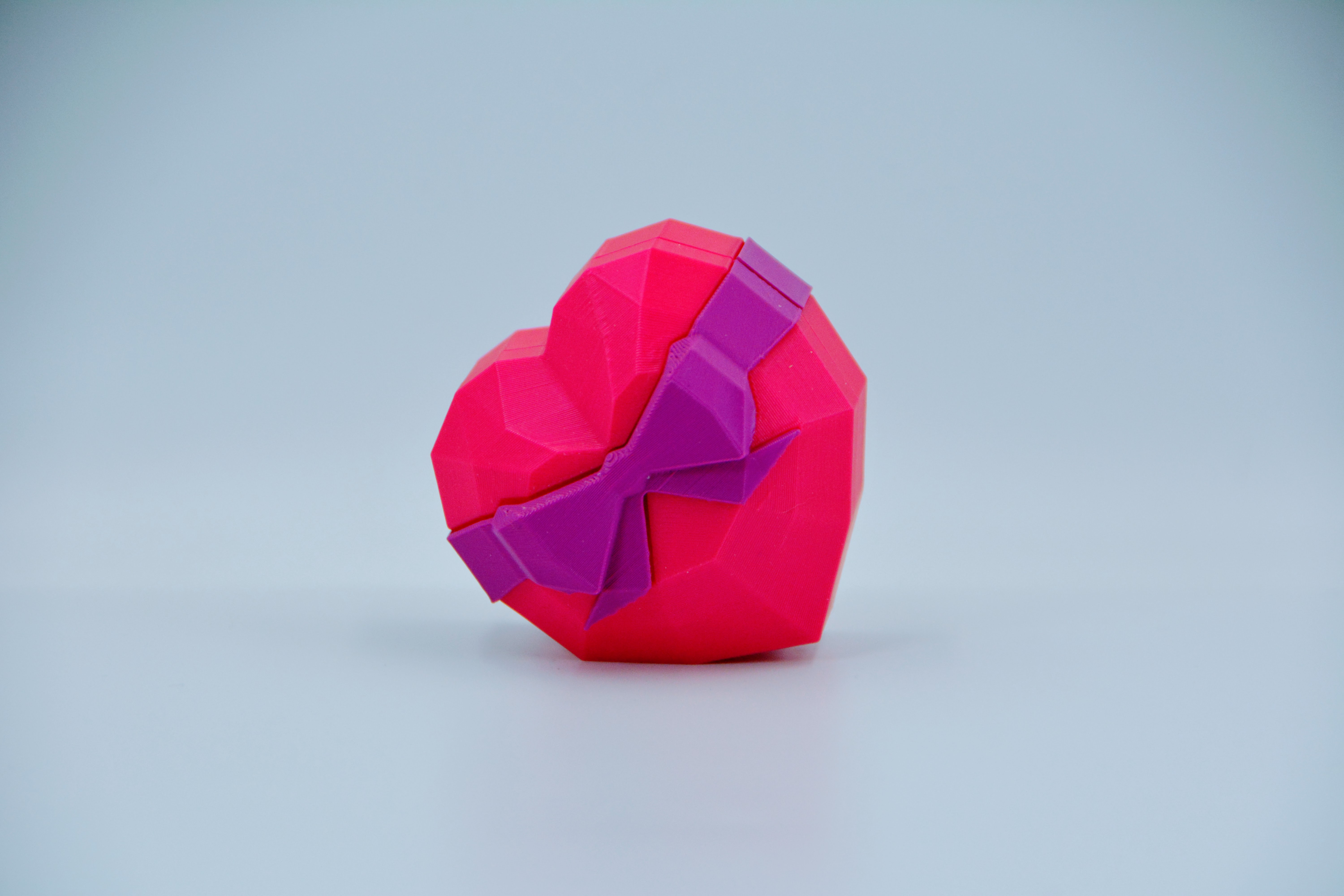 Miniatura 2 do modelo 3D Low Poly Heart-Shaped Ring Box