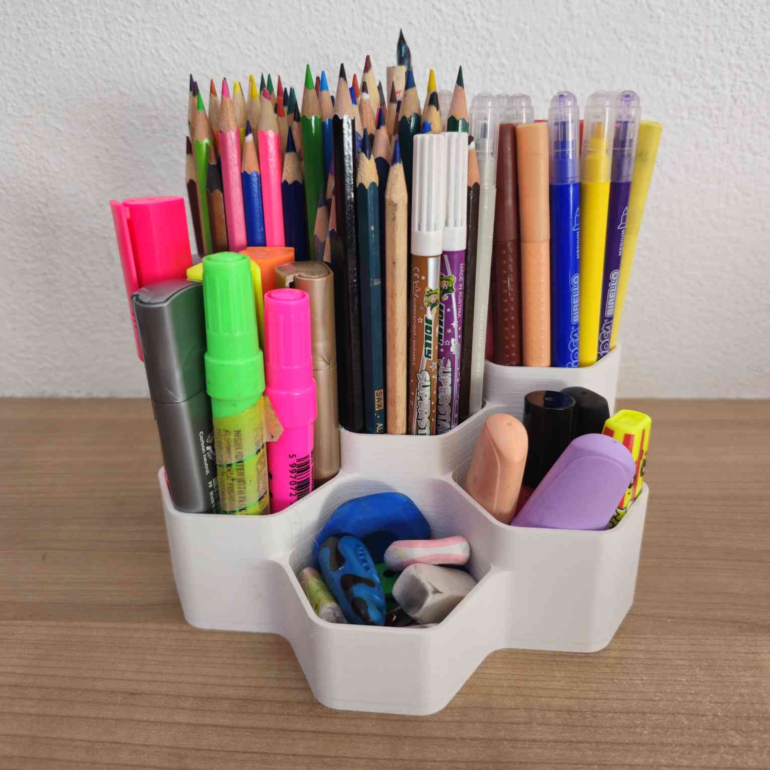 Hexagonal pen holder