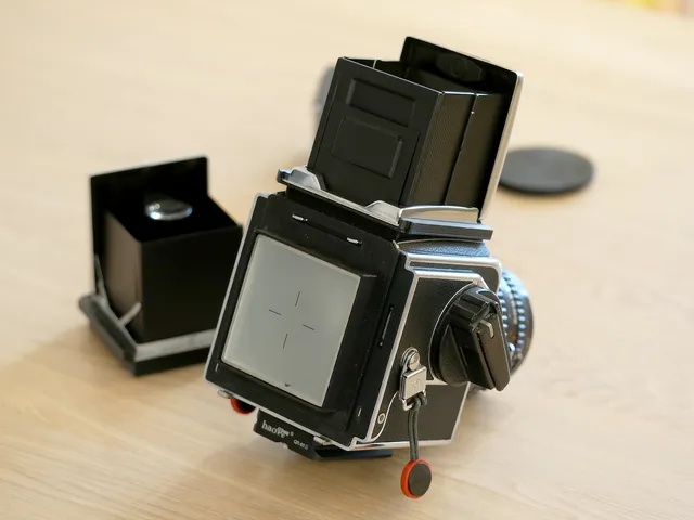 Escura Hasselback focusing screen adapter