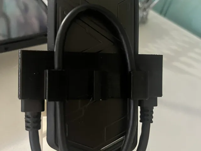 Asus ROG Strix Arion cable loop holder