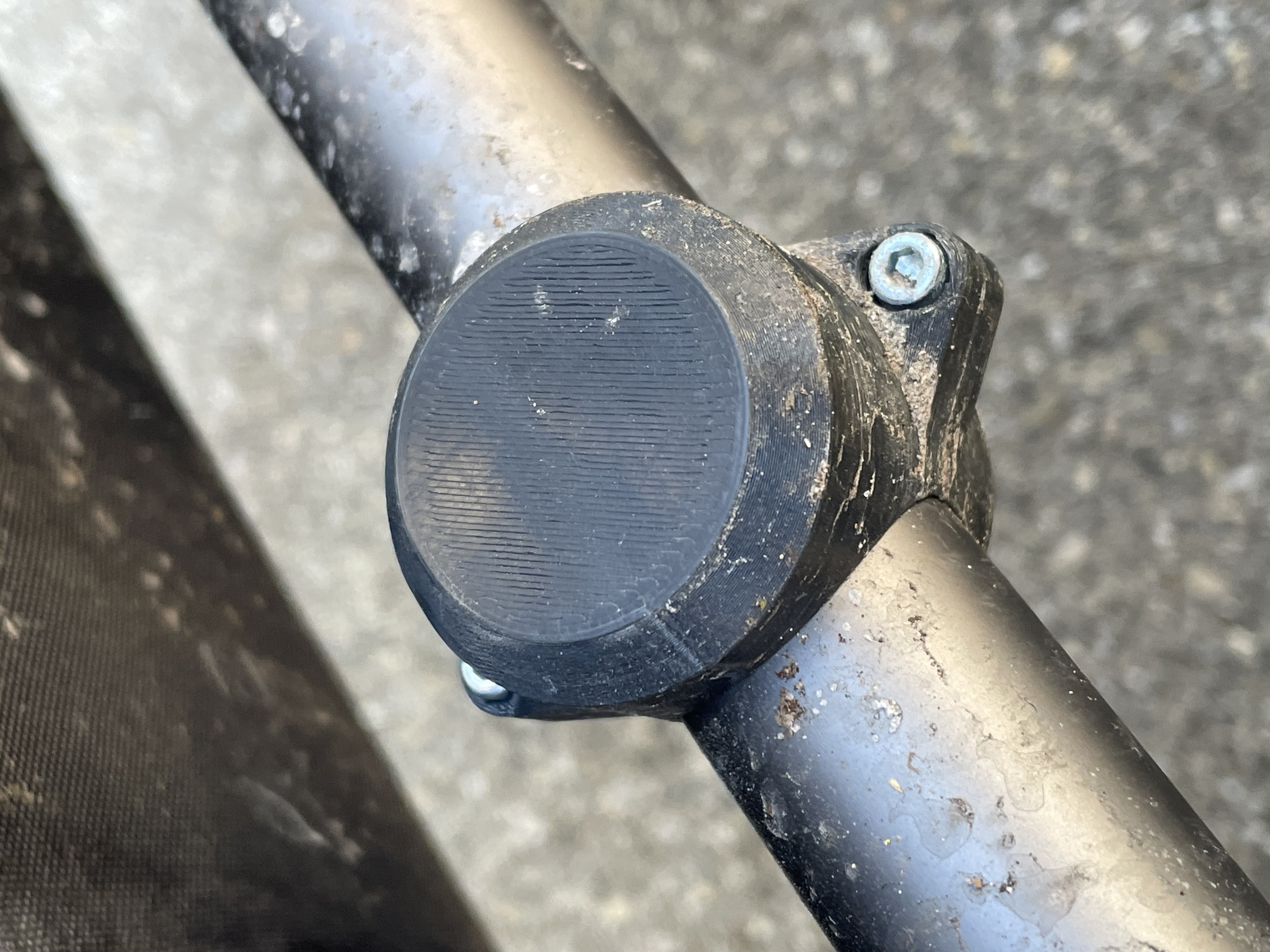 Bugaboo Fox 3 AirTag Mount