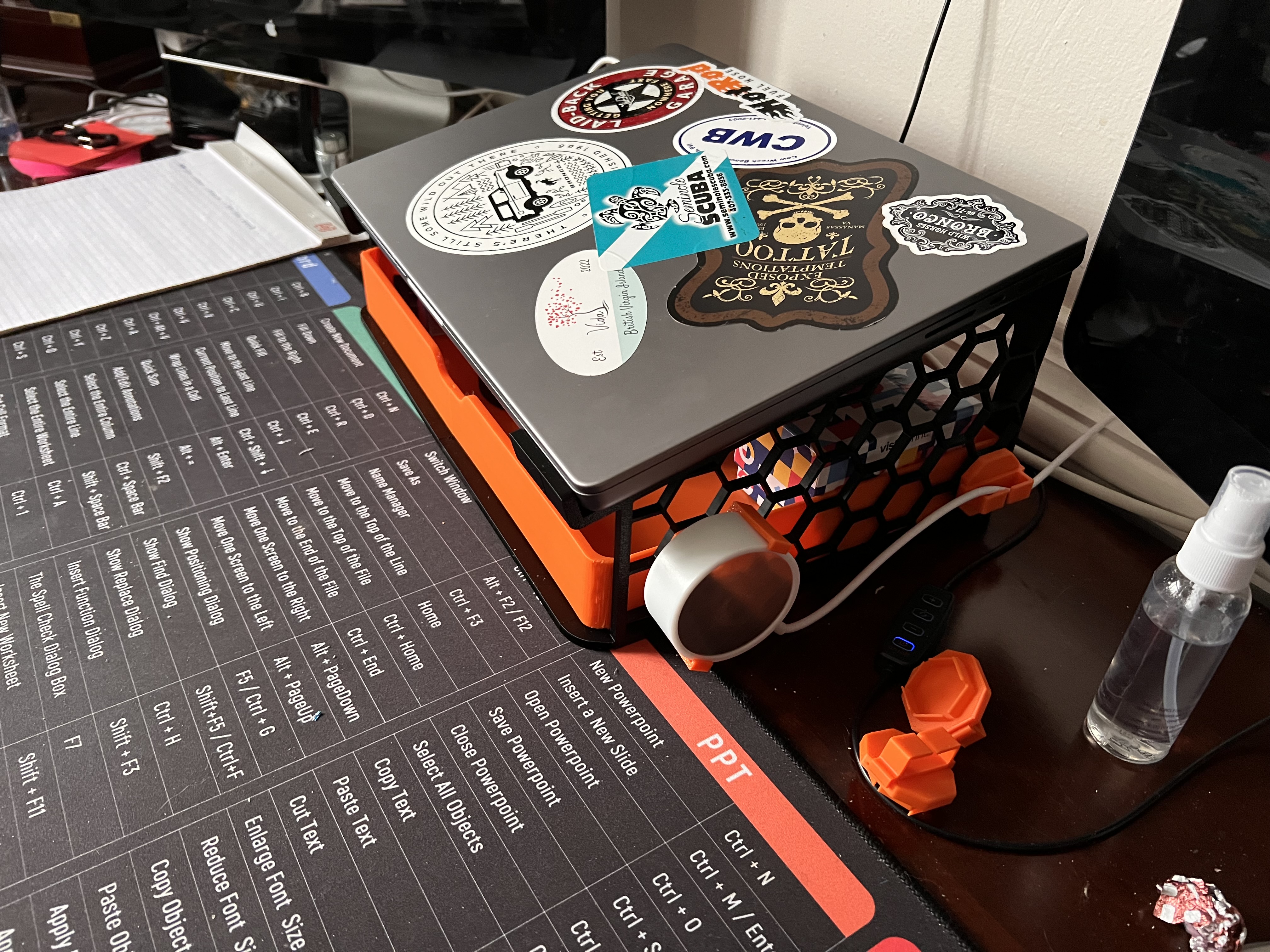 Mute puck holder