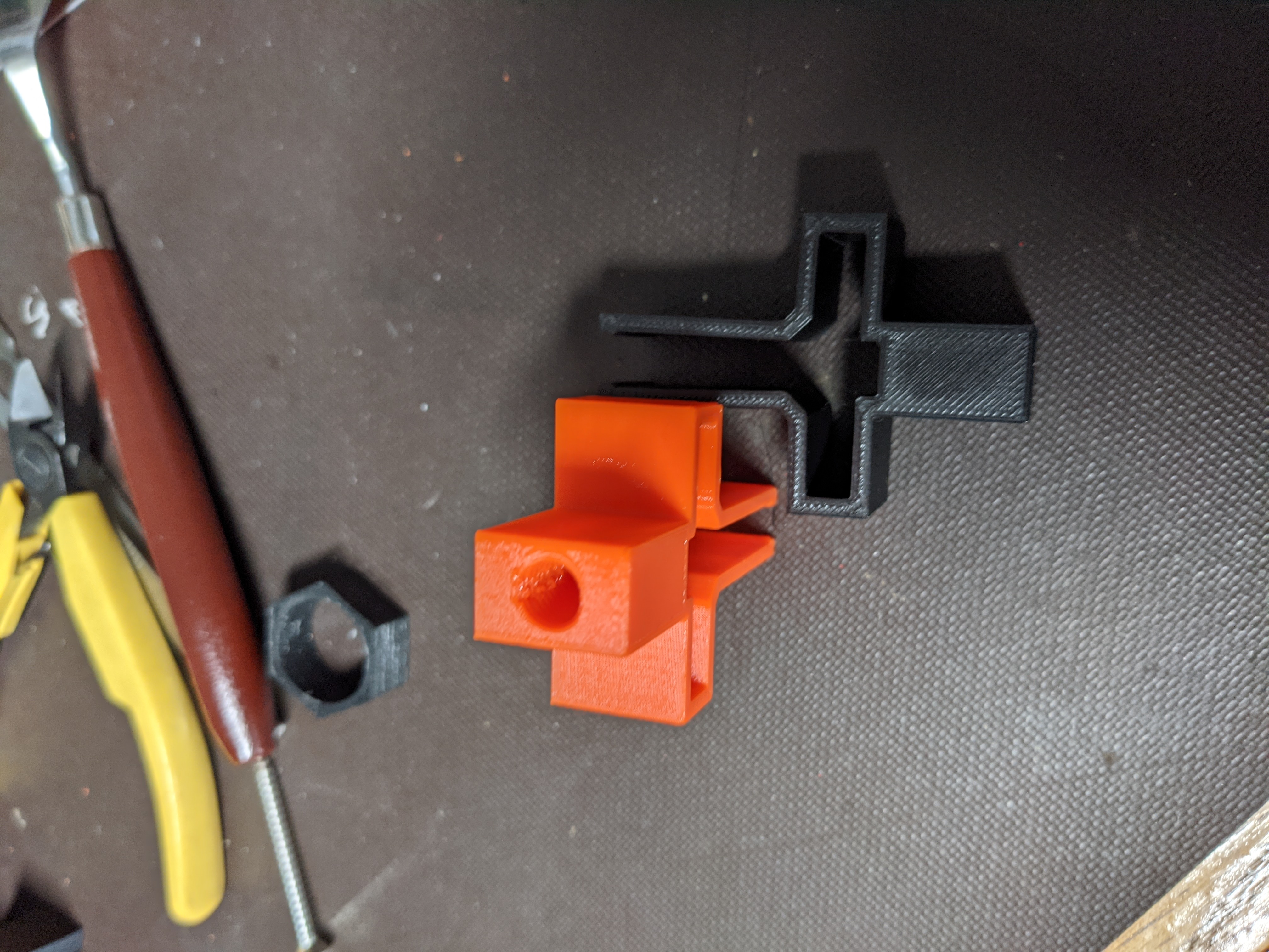 Miniatura 2 do modelo 3D T-post Sign Mount