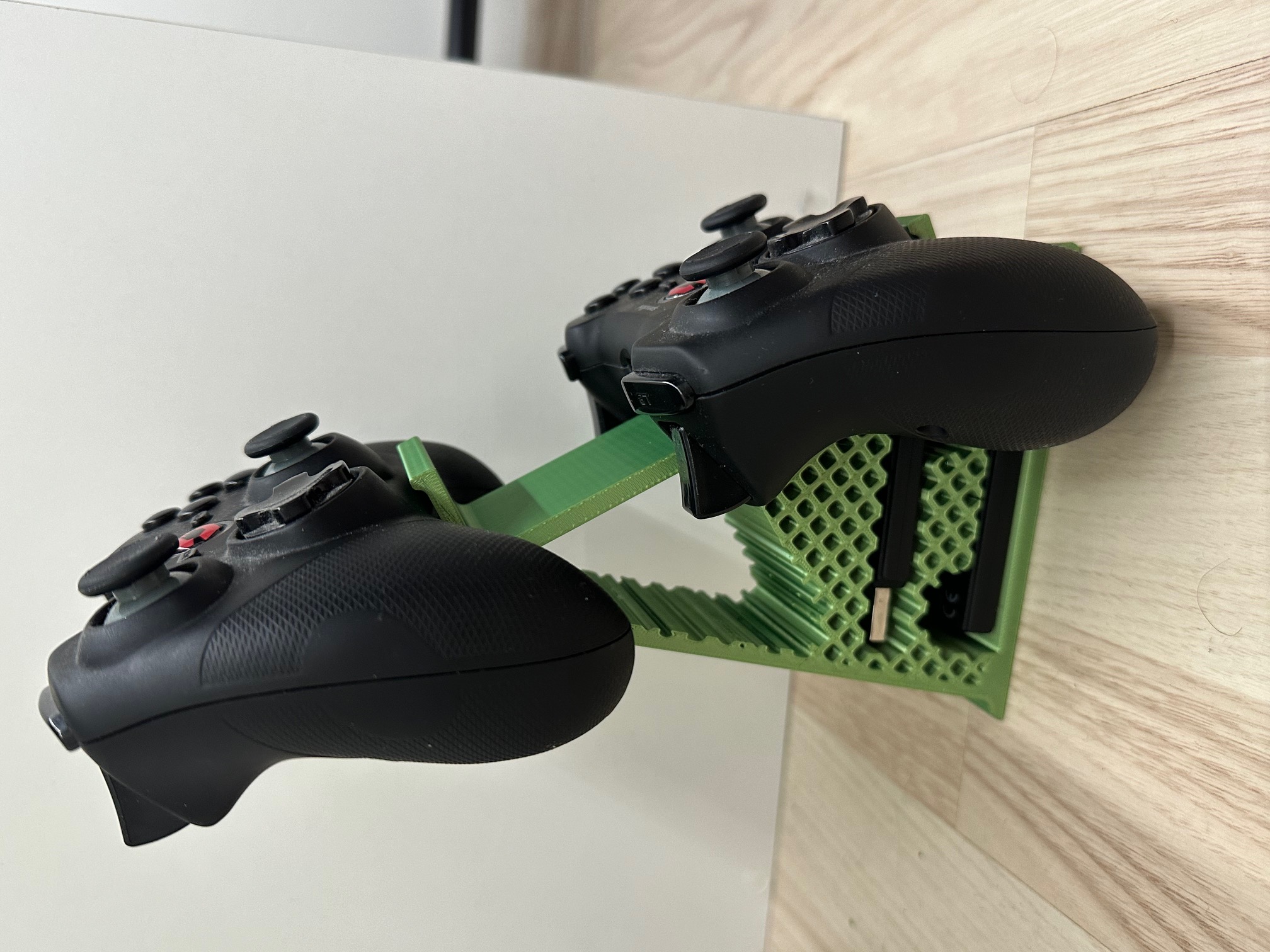 Xbox/PS5 Controllers (Gamepads) Stand Volumetric Design (Place for 2 ...