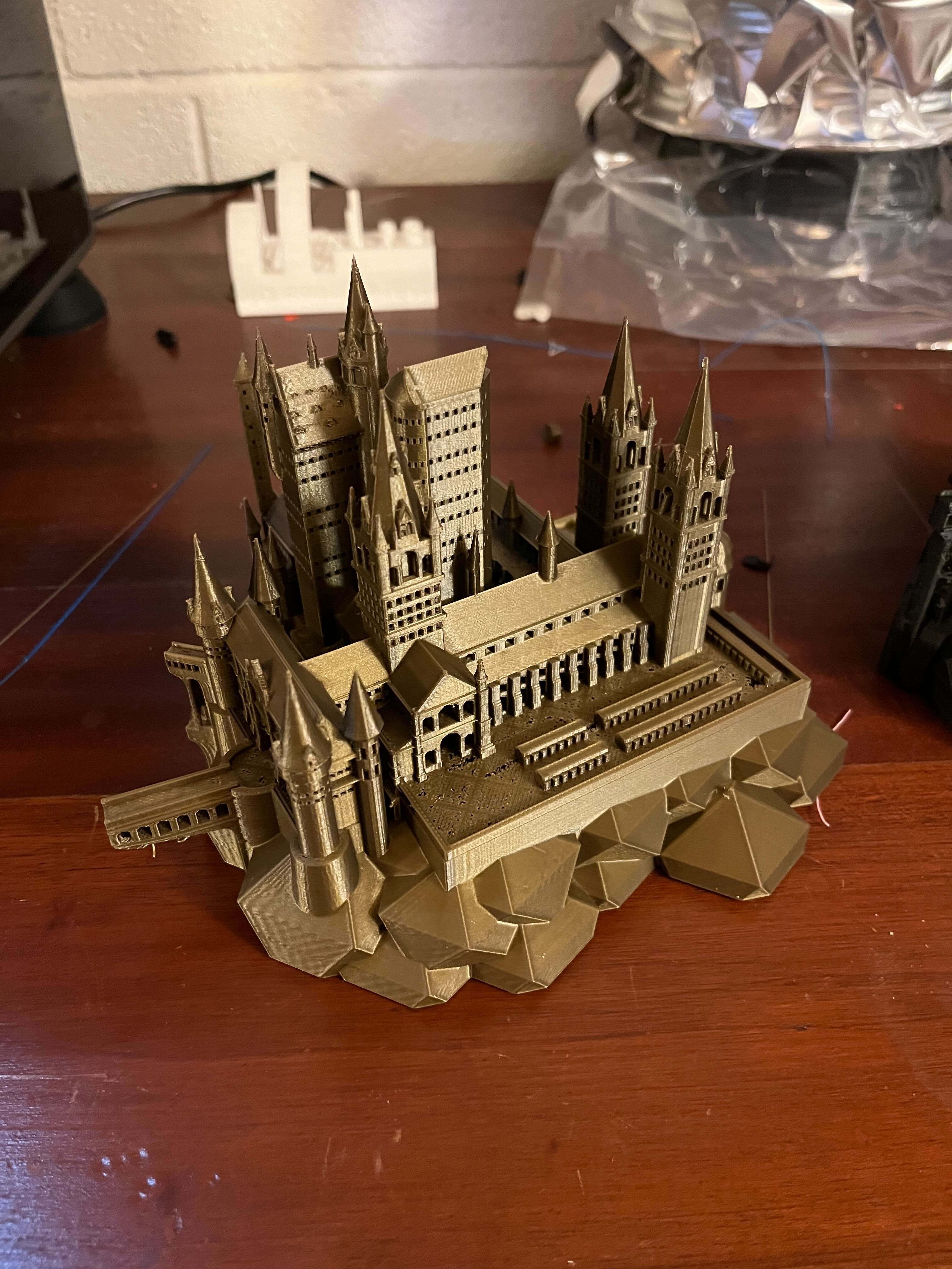 Hogwarts castle Remix. 2 parts for 220mm build plate 180% scale