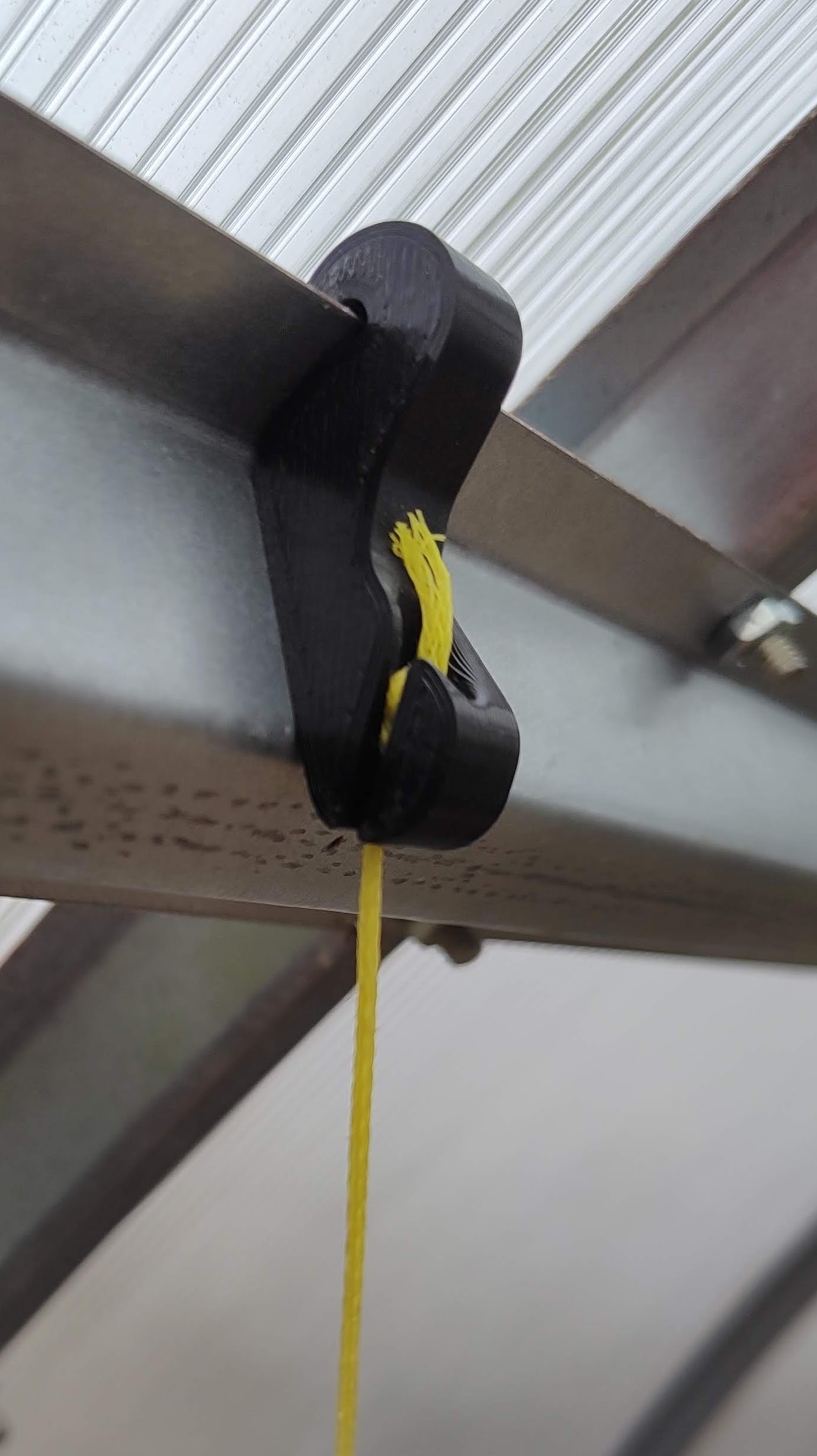 Greenhouse string holder
