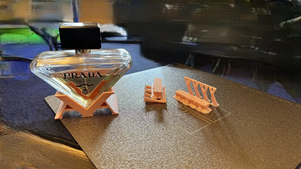 い*か様 PRADA　ディスプレイ台(非売品) Prada Paradoxe Perfume Stand by 3DPR | Download free STL model