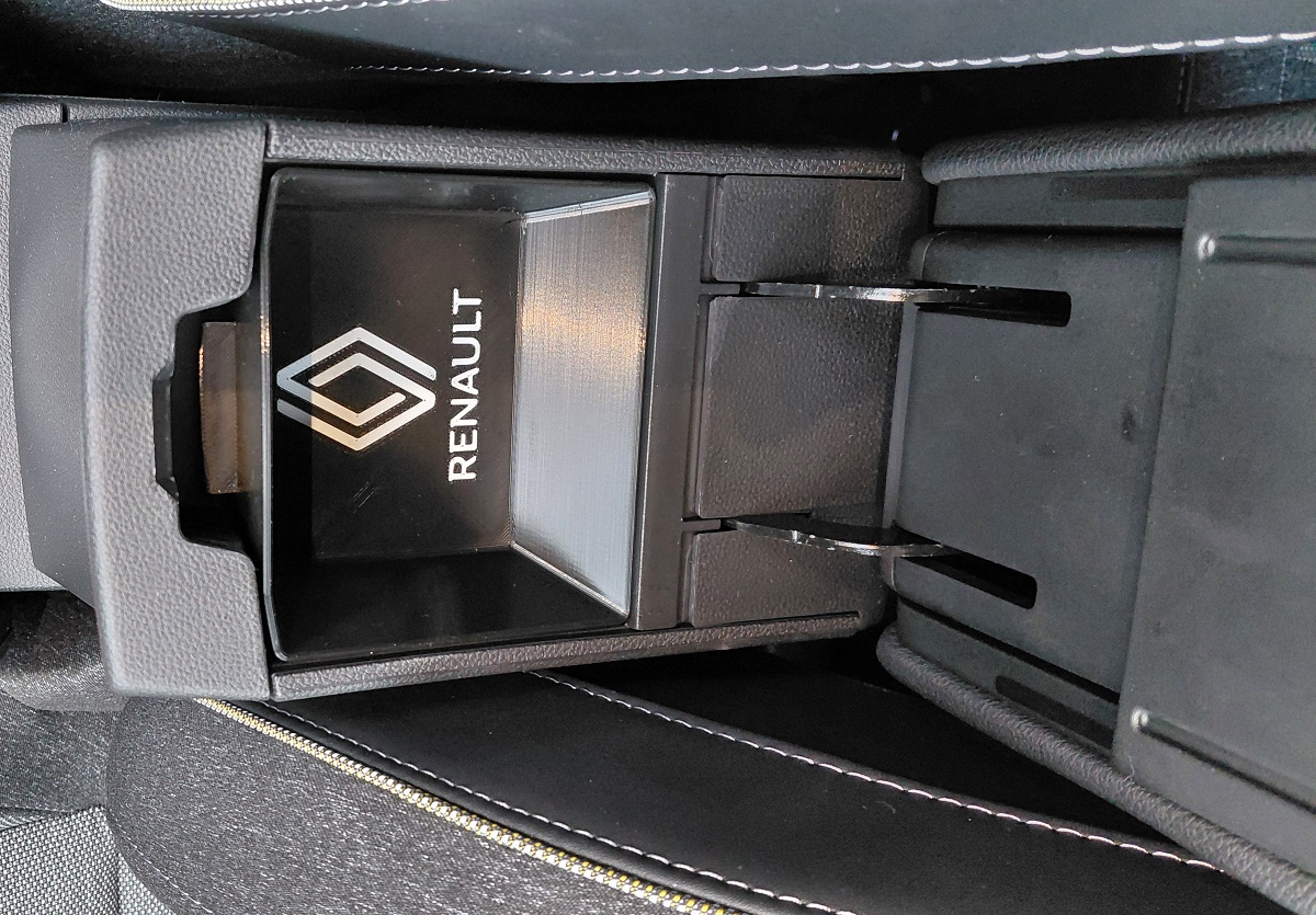 Renault Captur/Symbioz console storage box 3D model