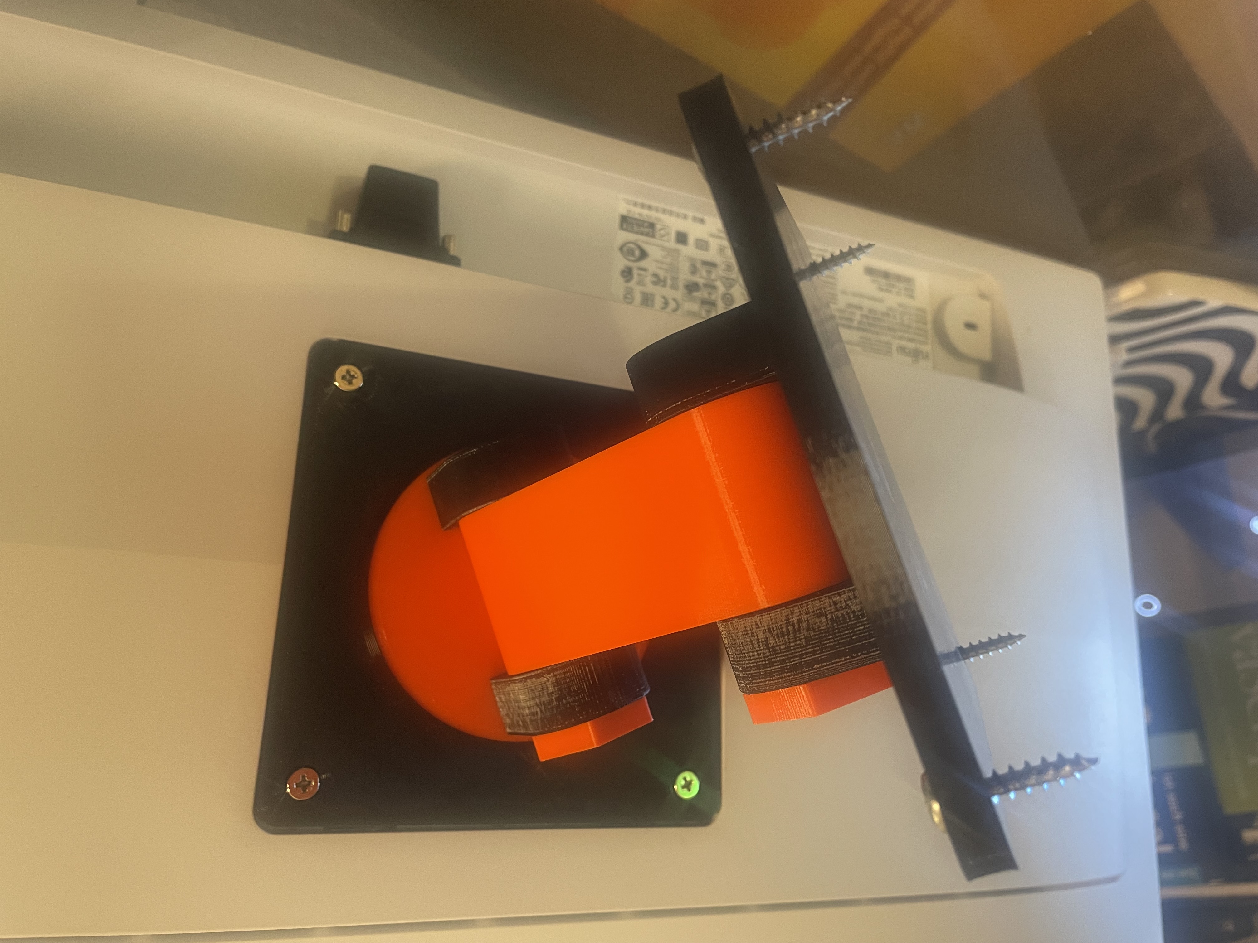 Stable and adjustable VESA 100 monitor mount