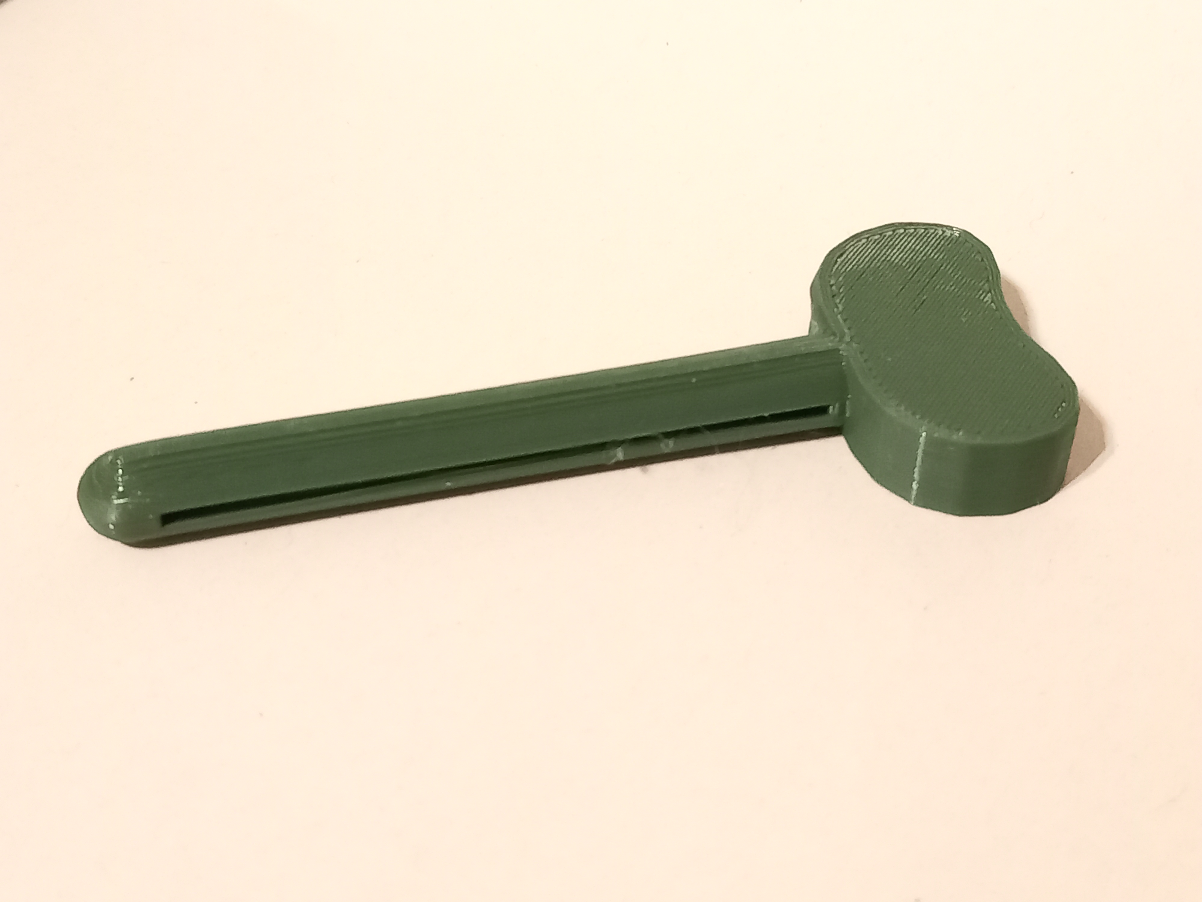 Miniatura 2 do modelo 3D Simple toothpaste squeezer