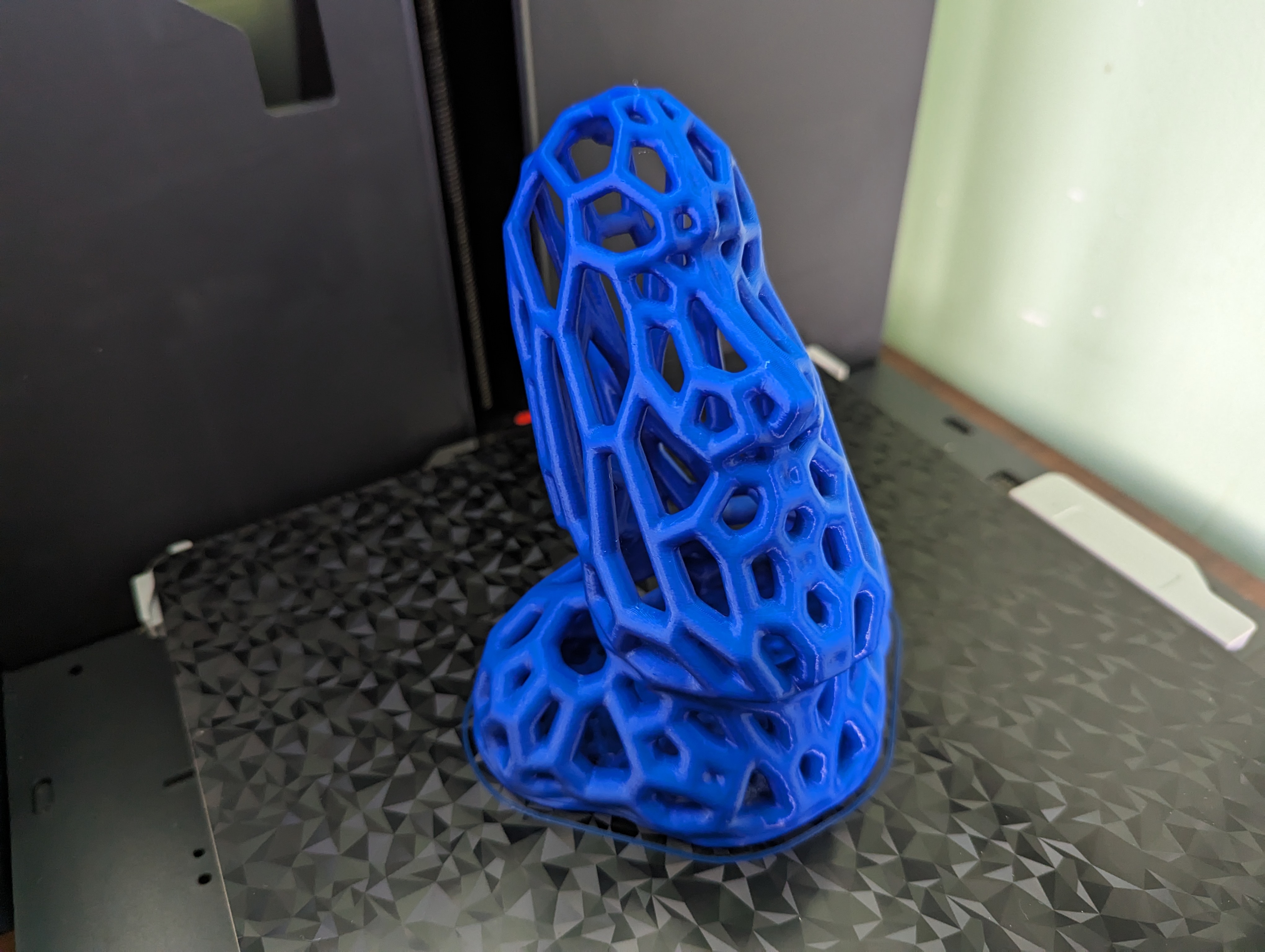 Voronoi Moai Eyeglass Holder by Thimira | Download free STL model ...