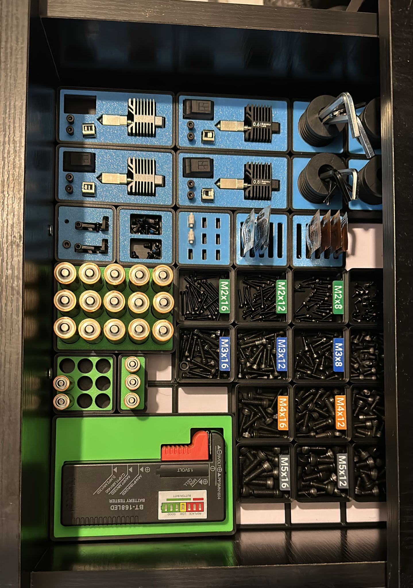Miniatura 2 do modelo 3D Gridfinity Half-Grid Battery Tester
