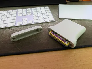 Magnetic trading card case (for kids)