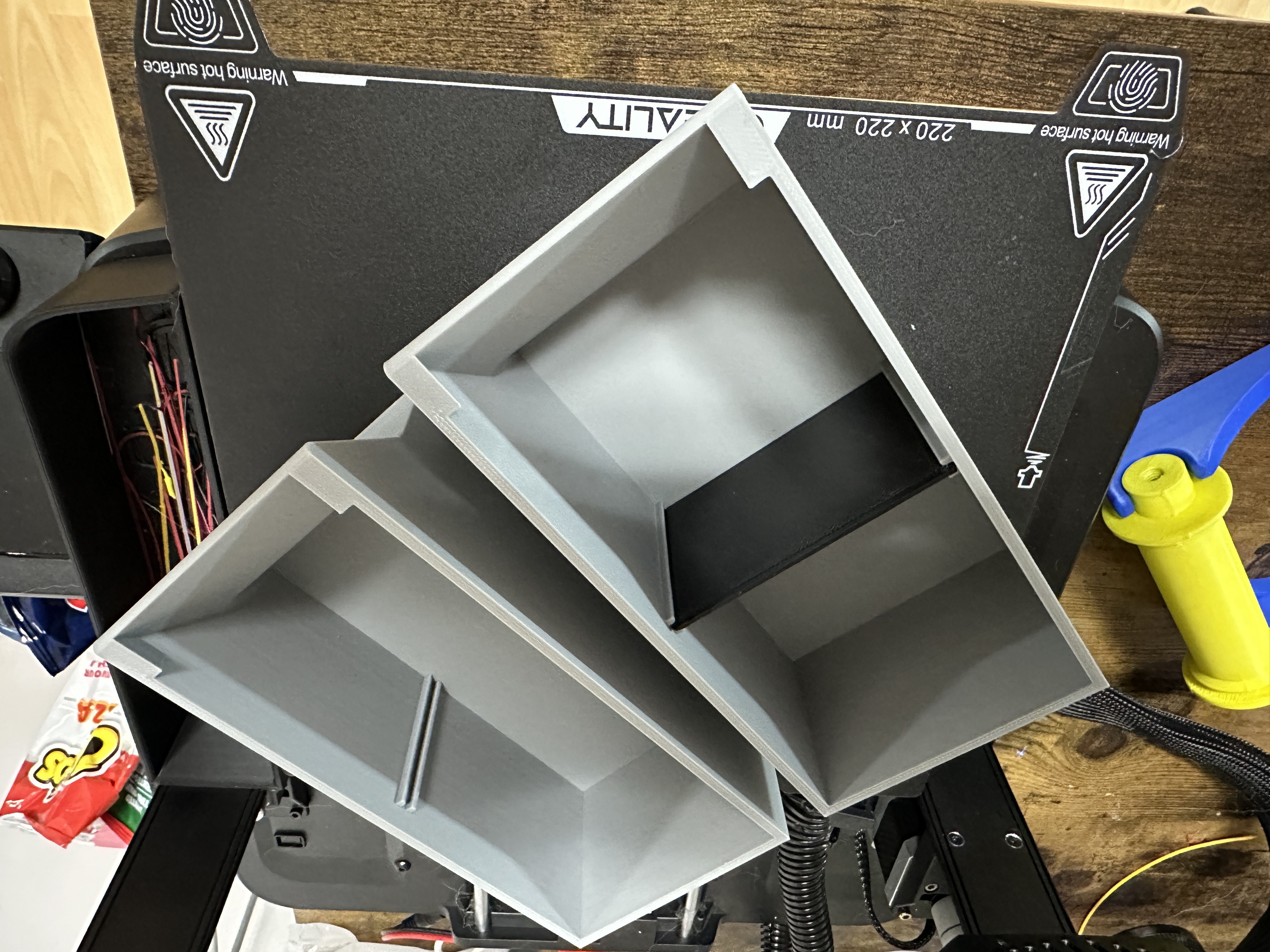 Miniatura 2 do modelo 3D Stackable Box with separator