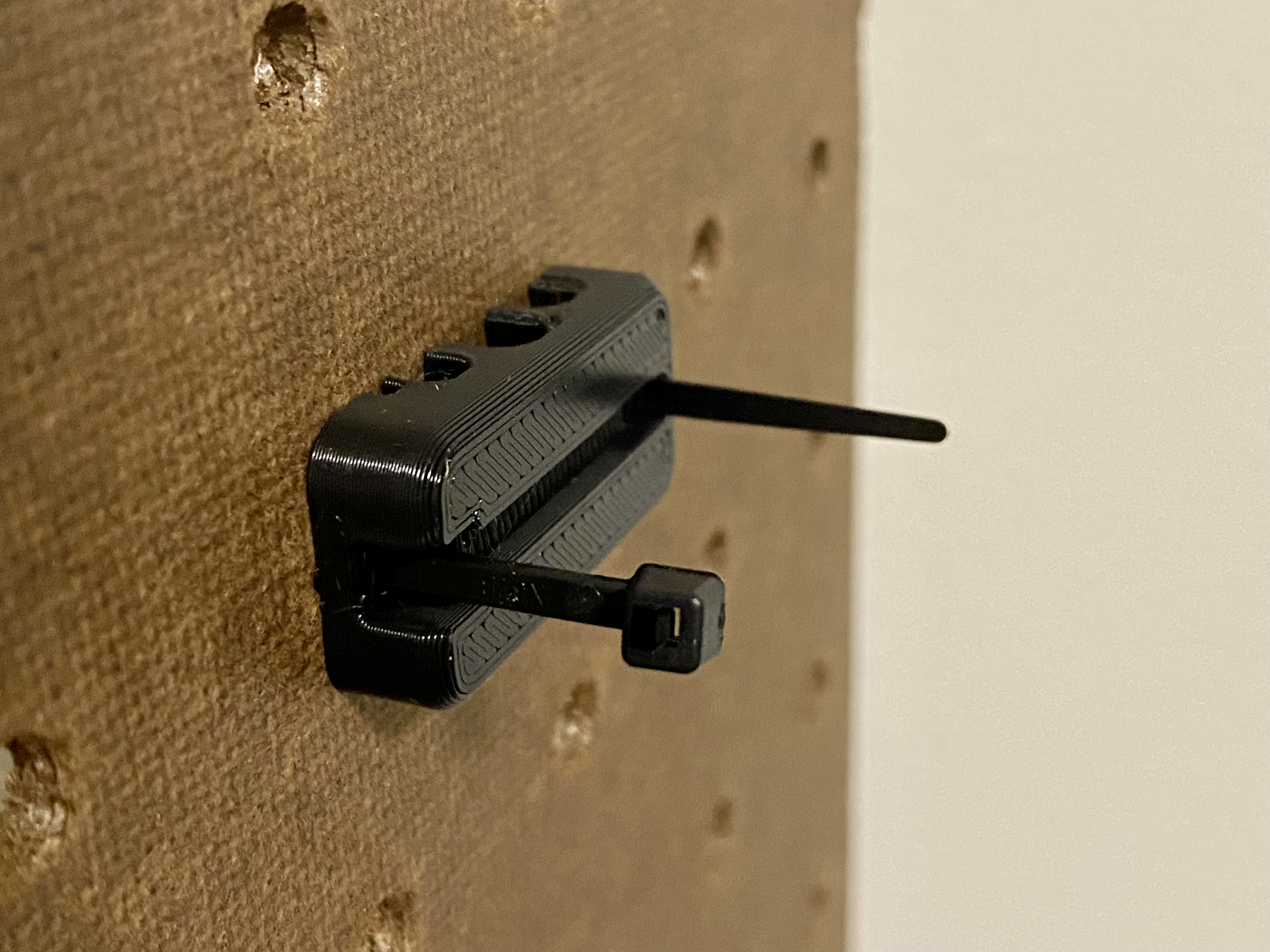 Pegboard clips cable management by Everbritecastlemods Download