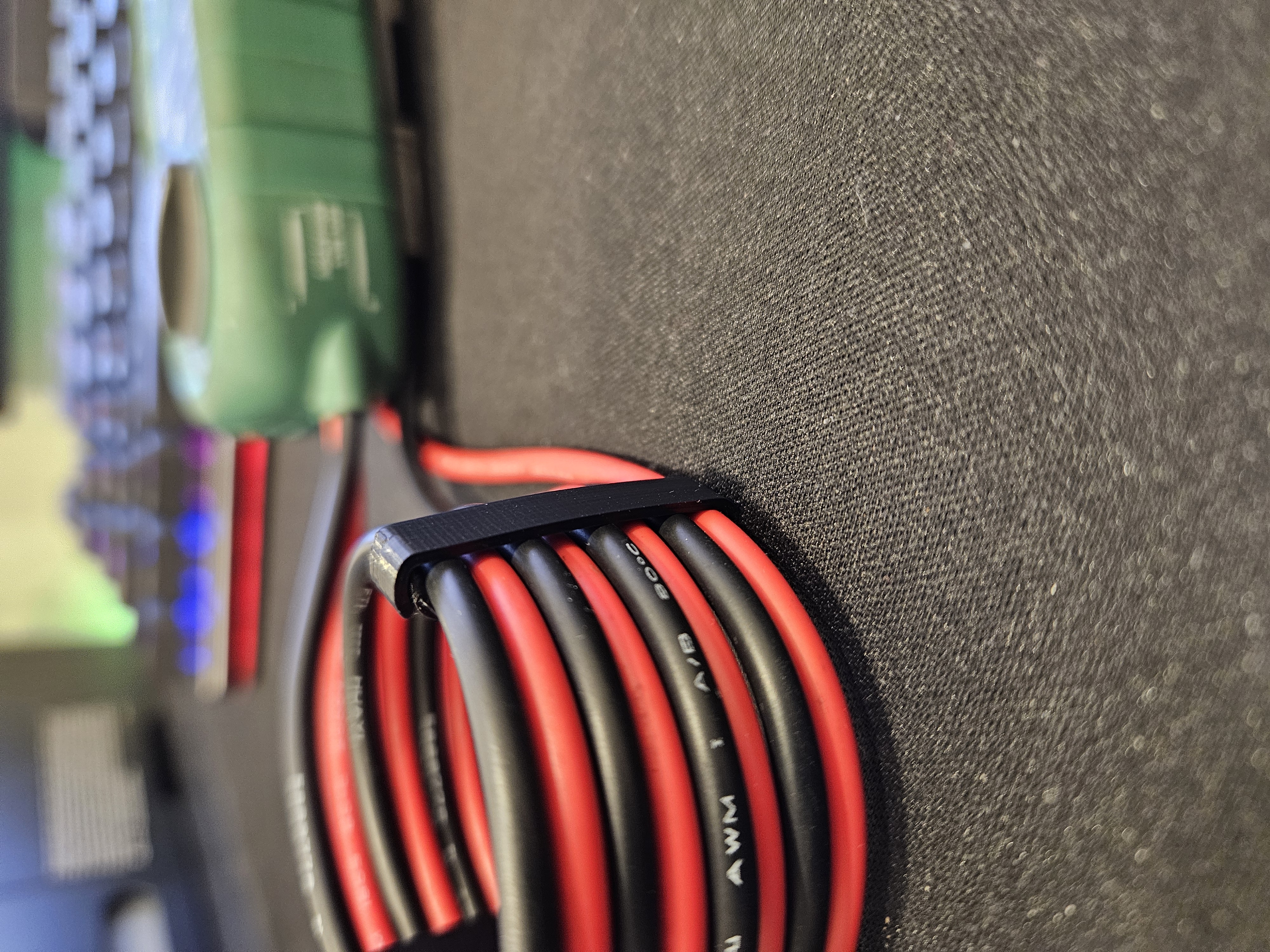Miniatura 3 do modelo 3D cable clip (parametric)