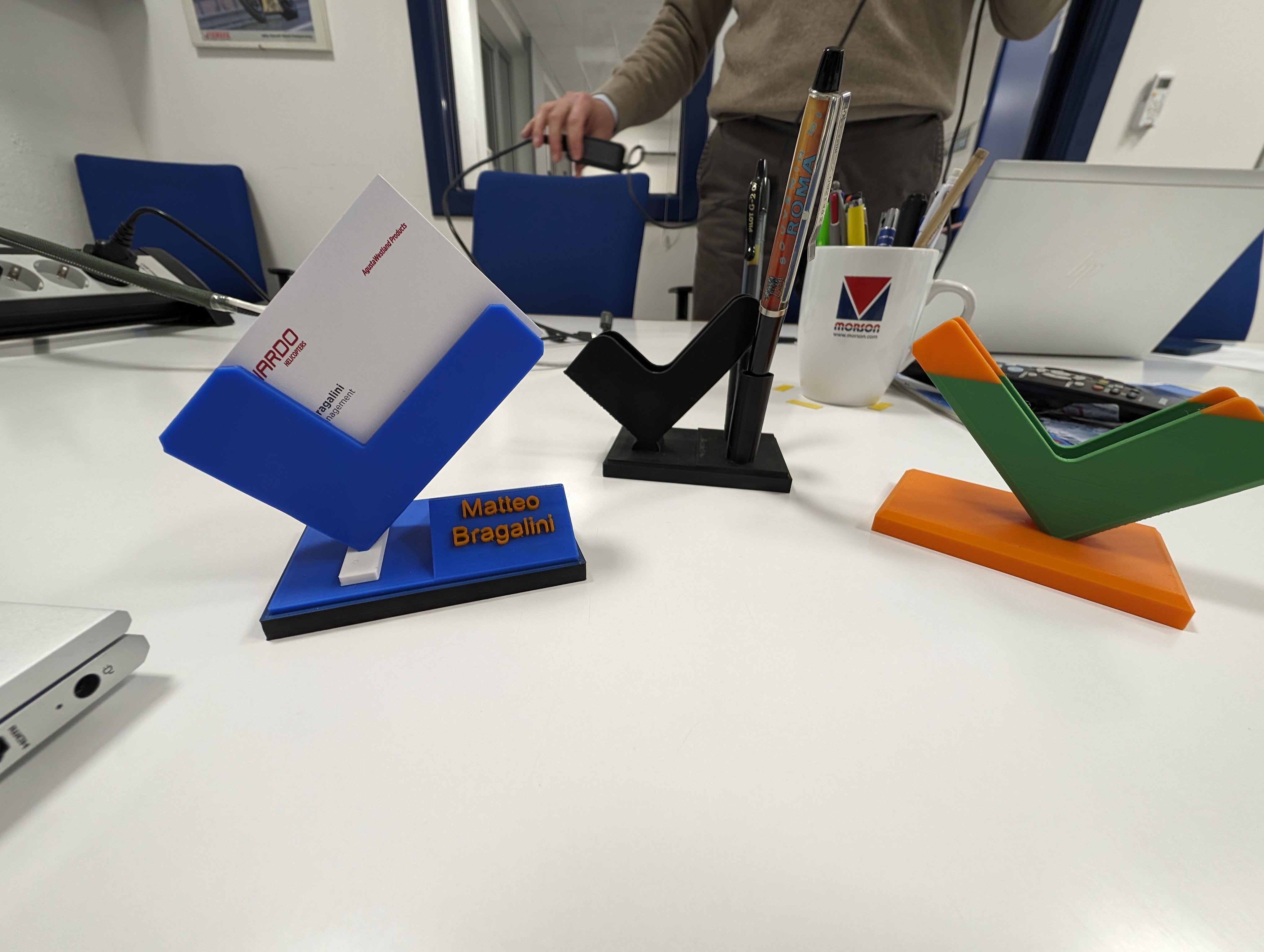 Customizable business card holder