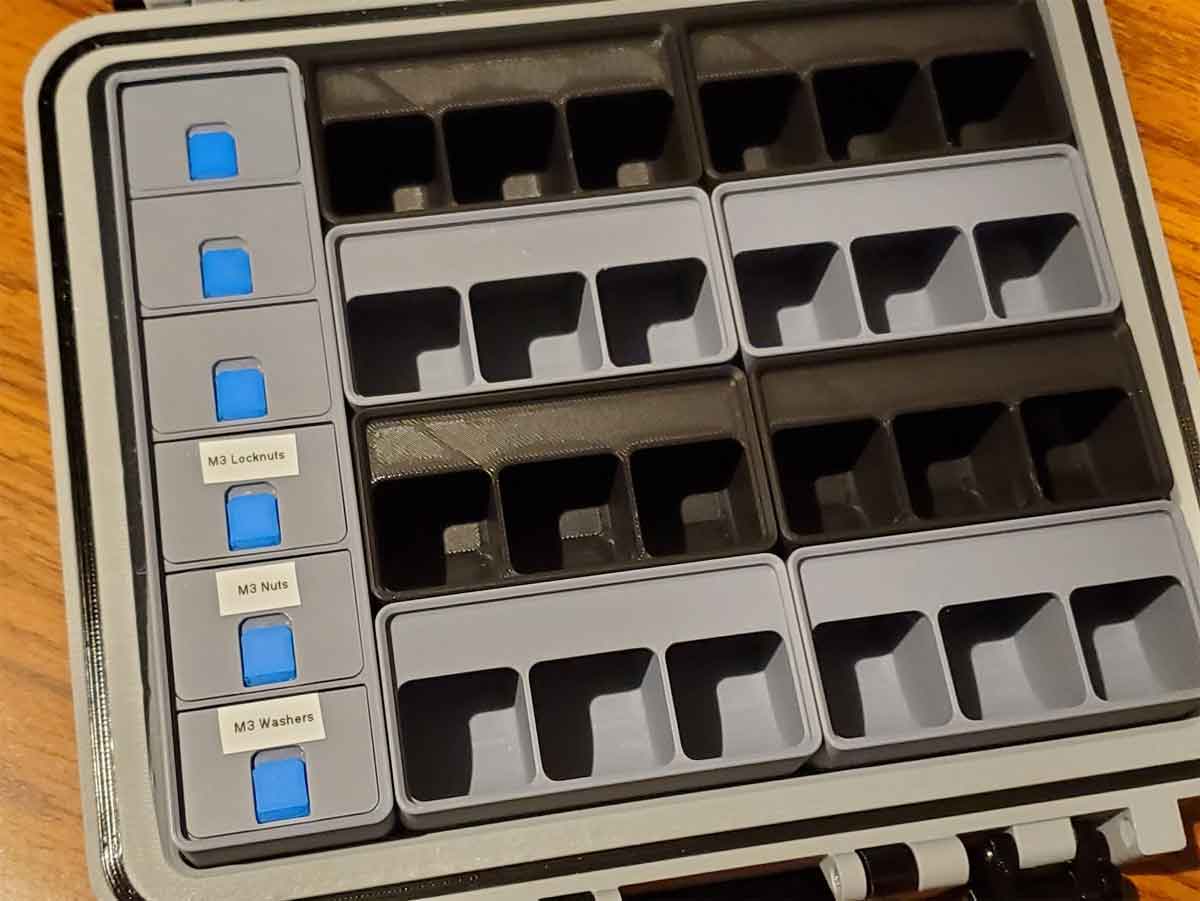 Gridfinity Bin 1x4 divided into 6 compartments with covers (REMIX) Version 1.0