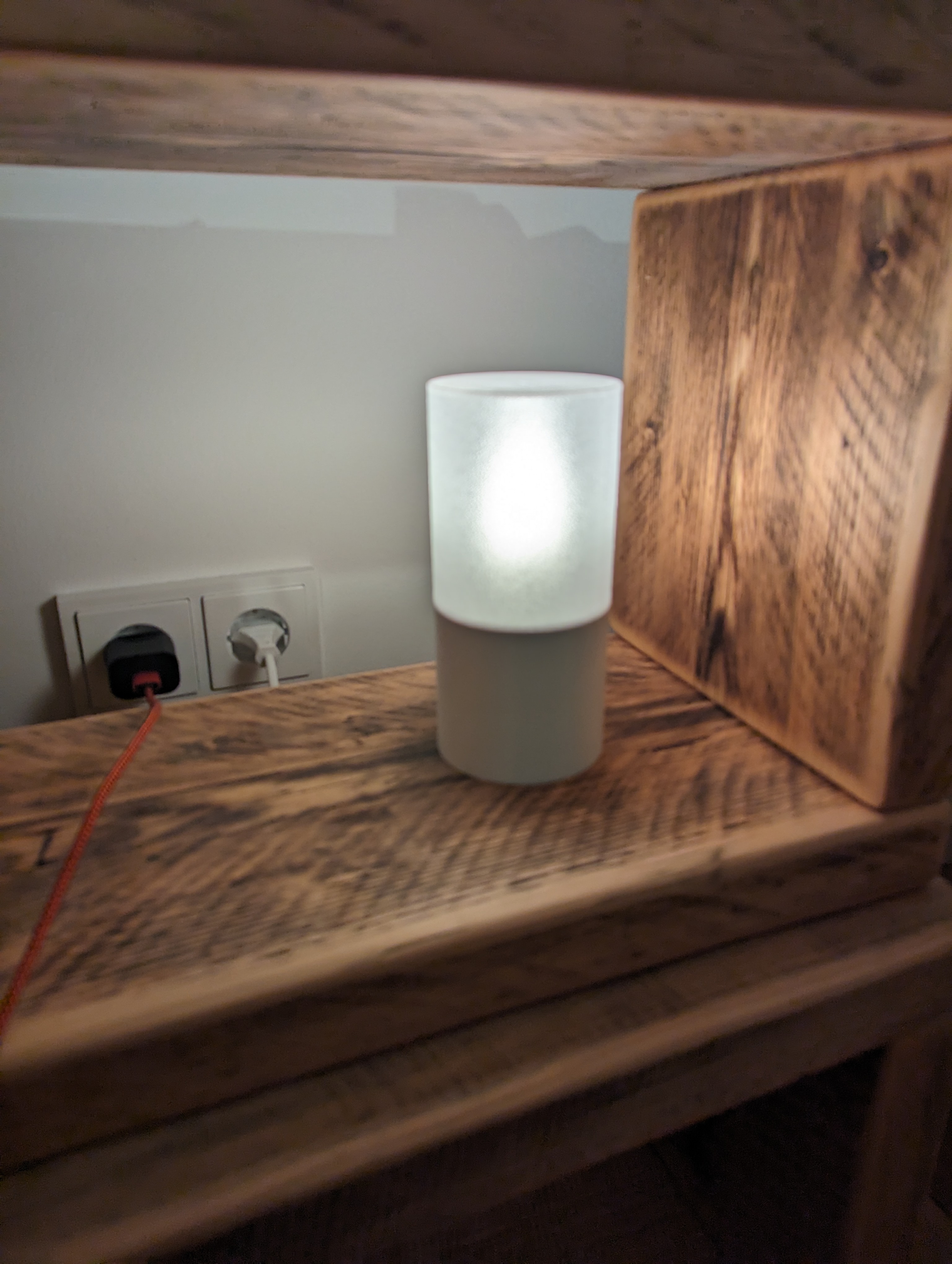 Minimalistic bedside lamp