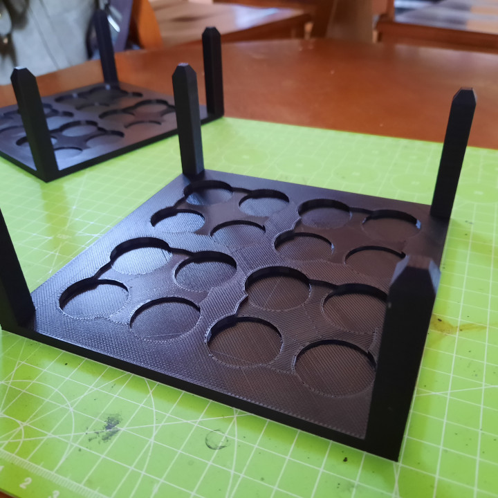 Miniatura 4 do modelo 3D Miniatures Stand Stackable