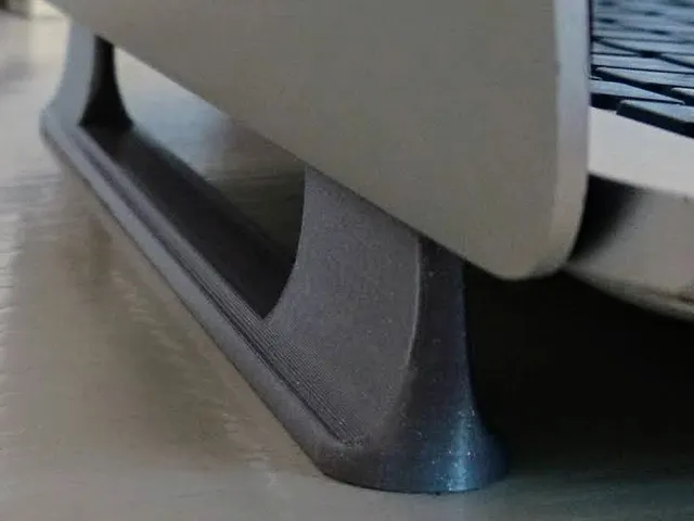 MacBook Pro (Retina, 13-inch, Early 2015 and similar) elevator