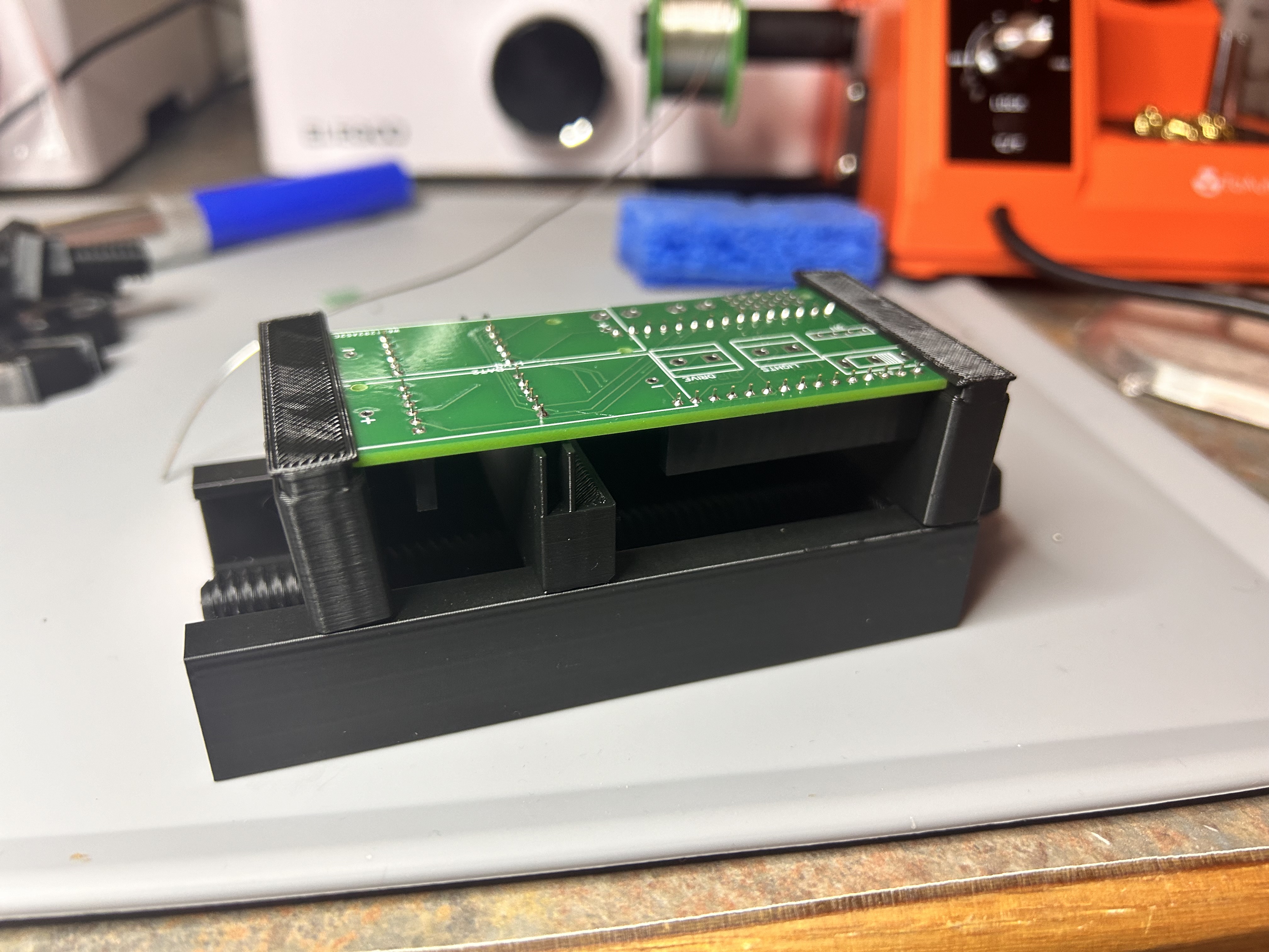 Miniatura 9 do modelo 3D Modular PCB vice
