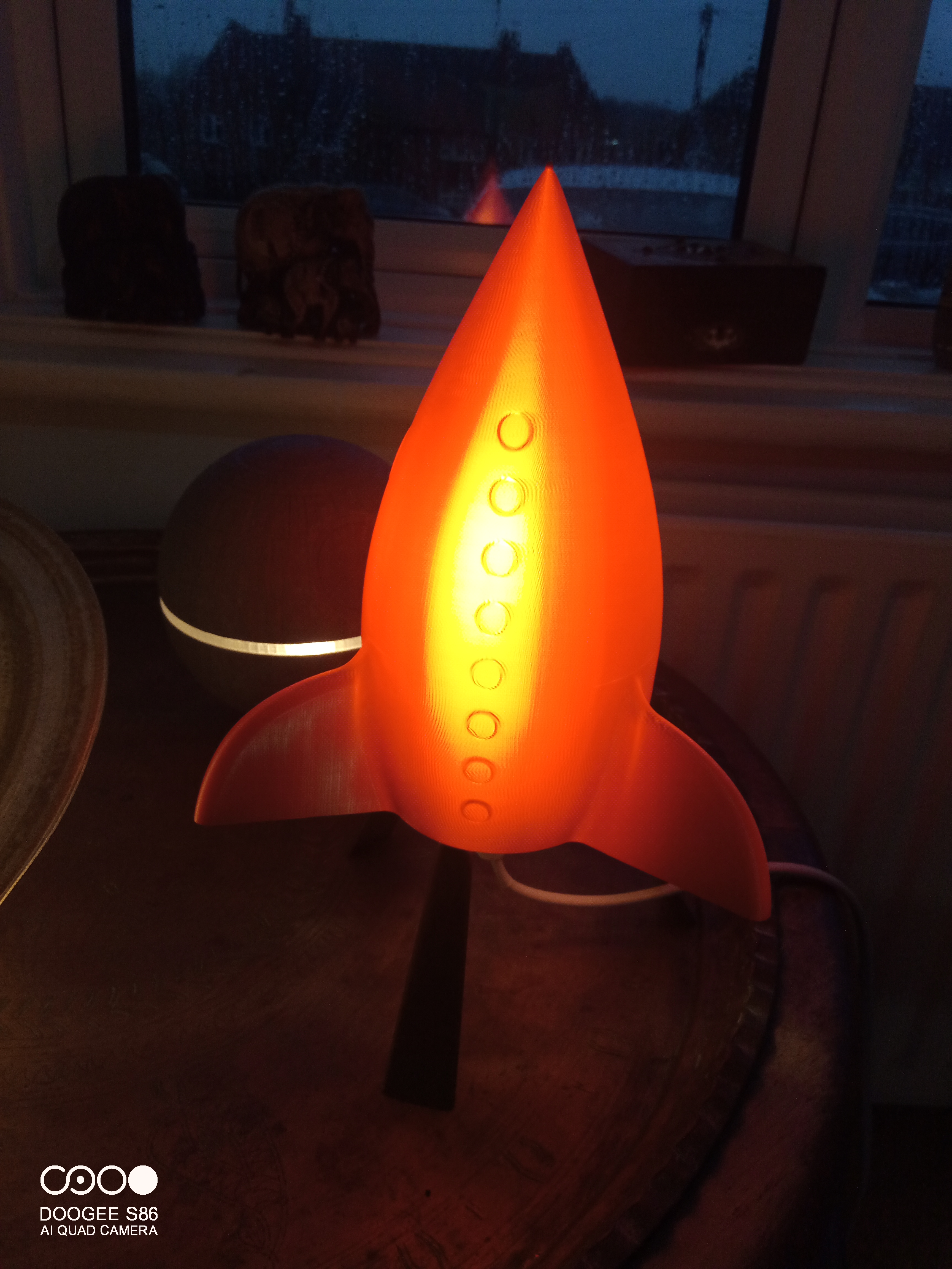 Miniatura 2 do modelo 3D Vase Mode Rocket lamp