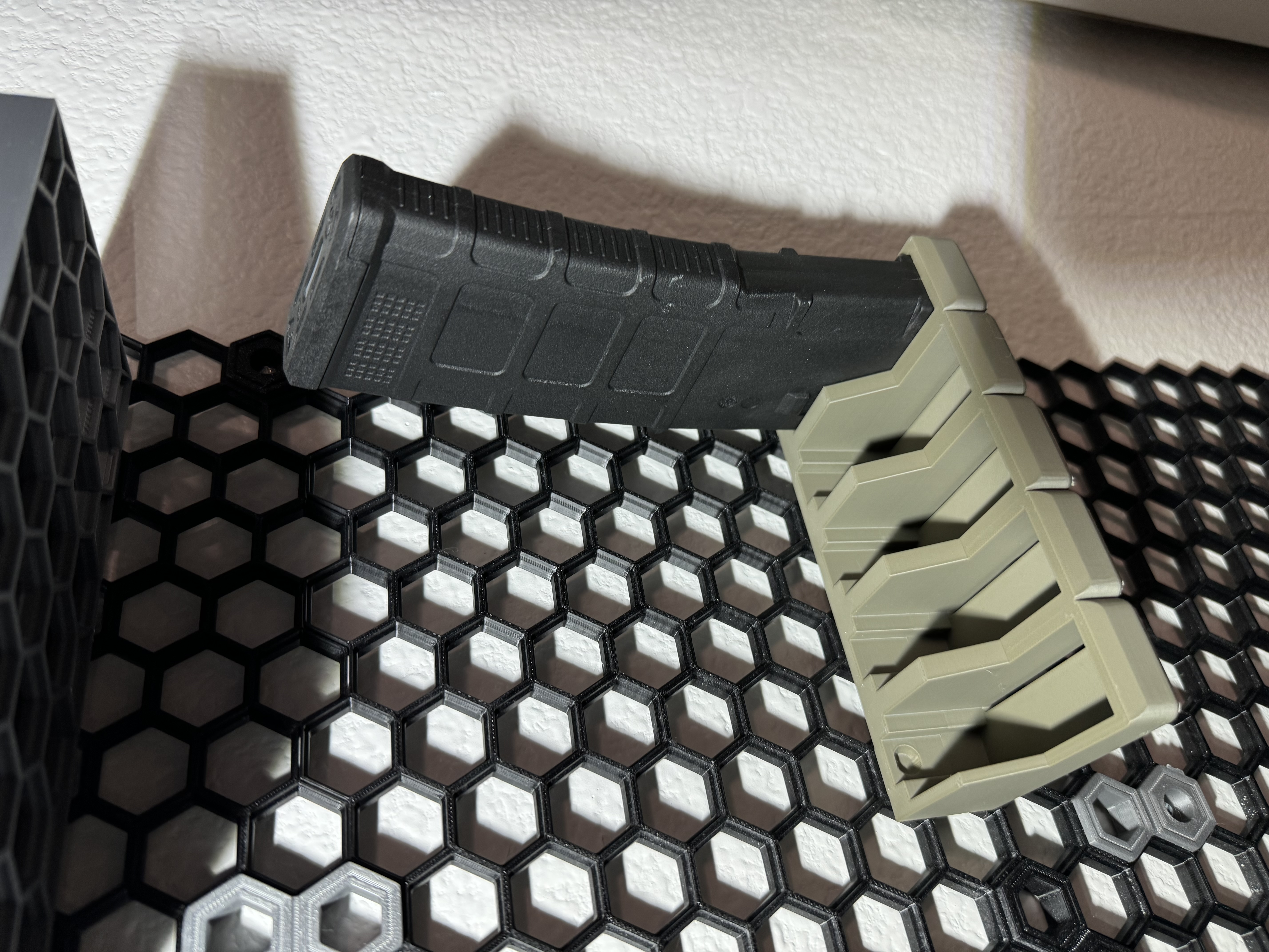 M4 / AR15 Magazine Holder for Honeycomb Wall