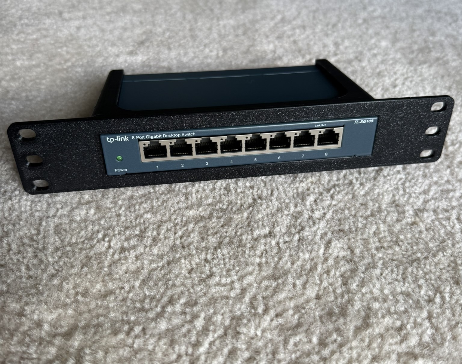 TP-Link TL-SG108 10-inch Rack Mount