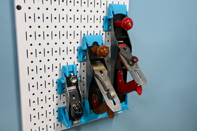 Hand Plane Mounts for Wall Control