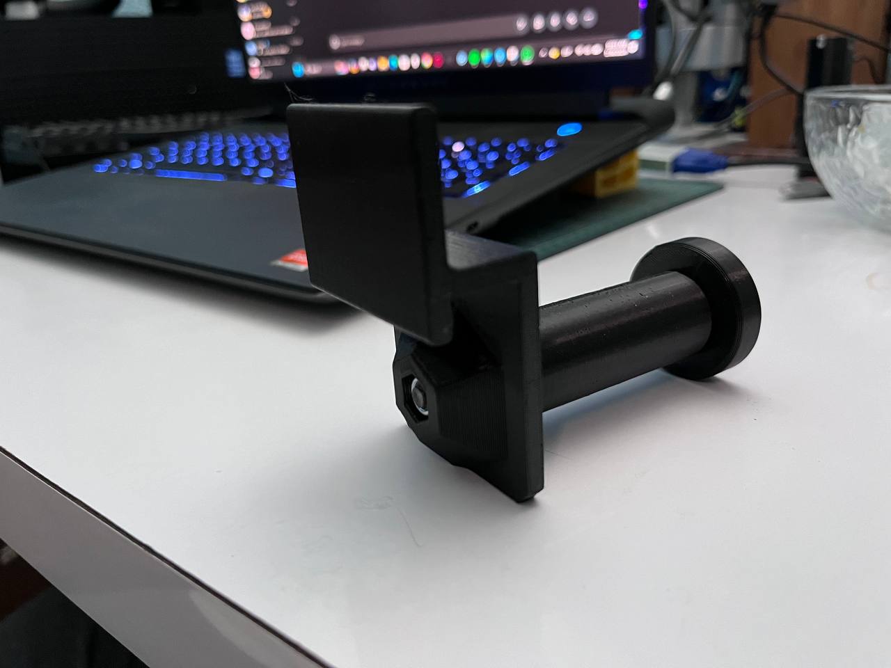 Spool Holder Guider IIS V2 von JessR | Kostenloses STL-Modell ...