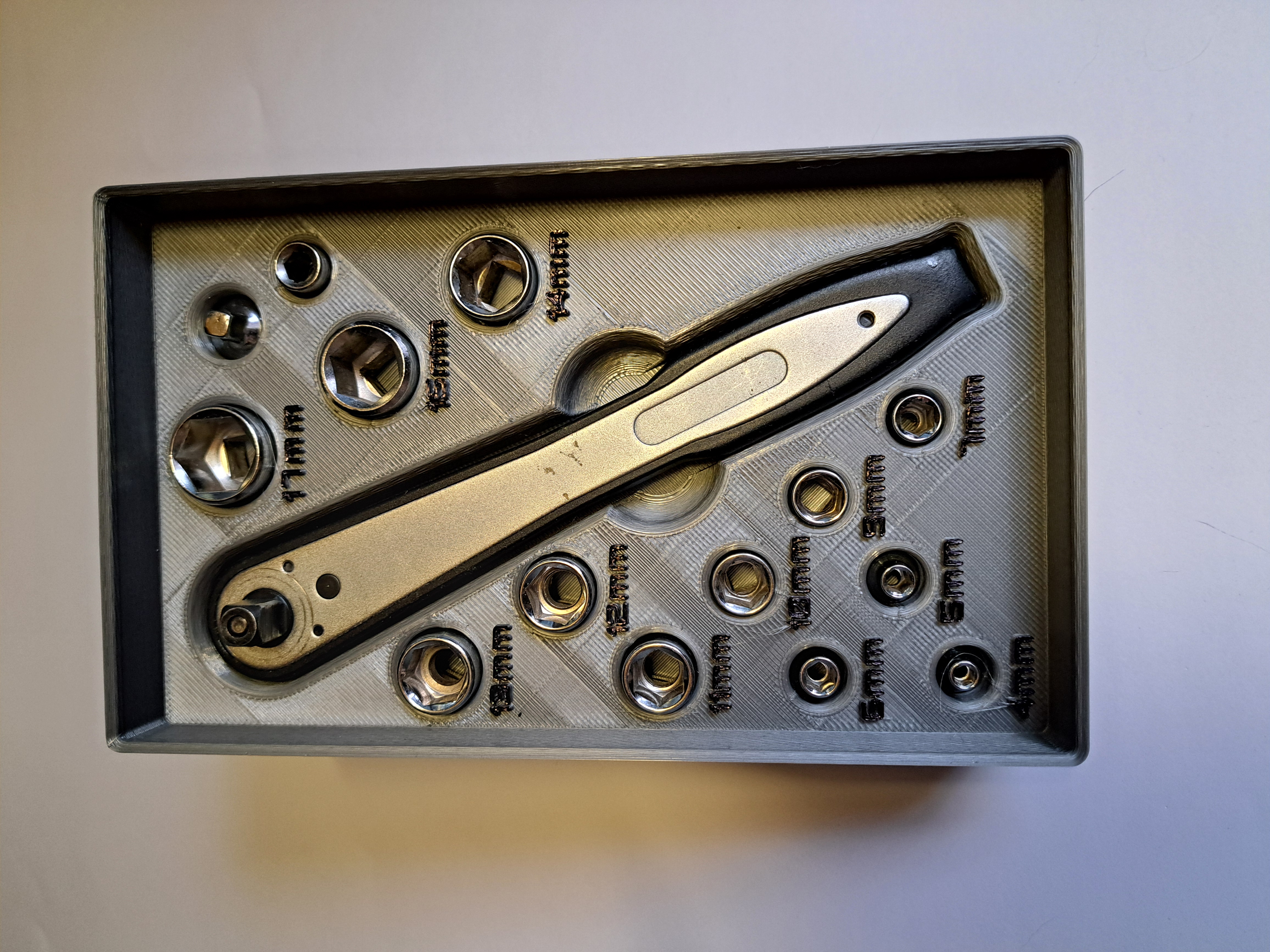 Miniatura 2 do modelo 3D Gridfinity Metric Boxer Socket Set