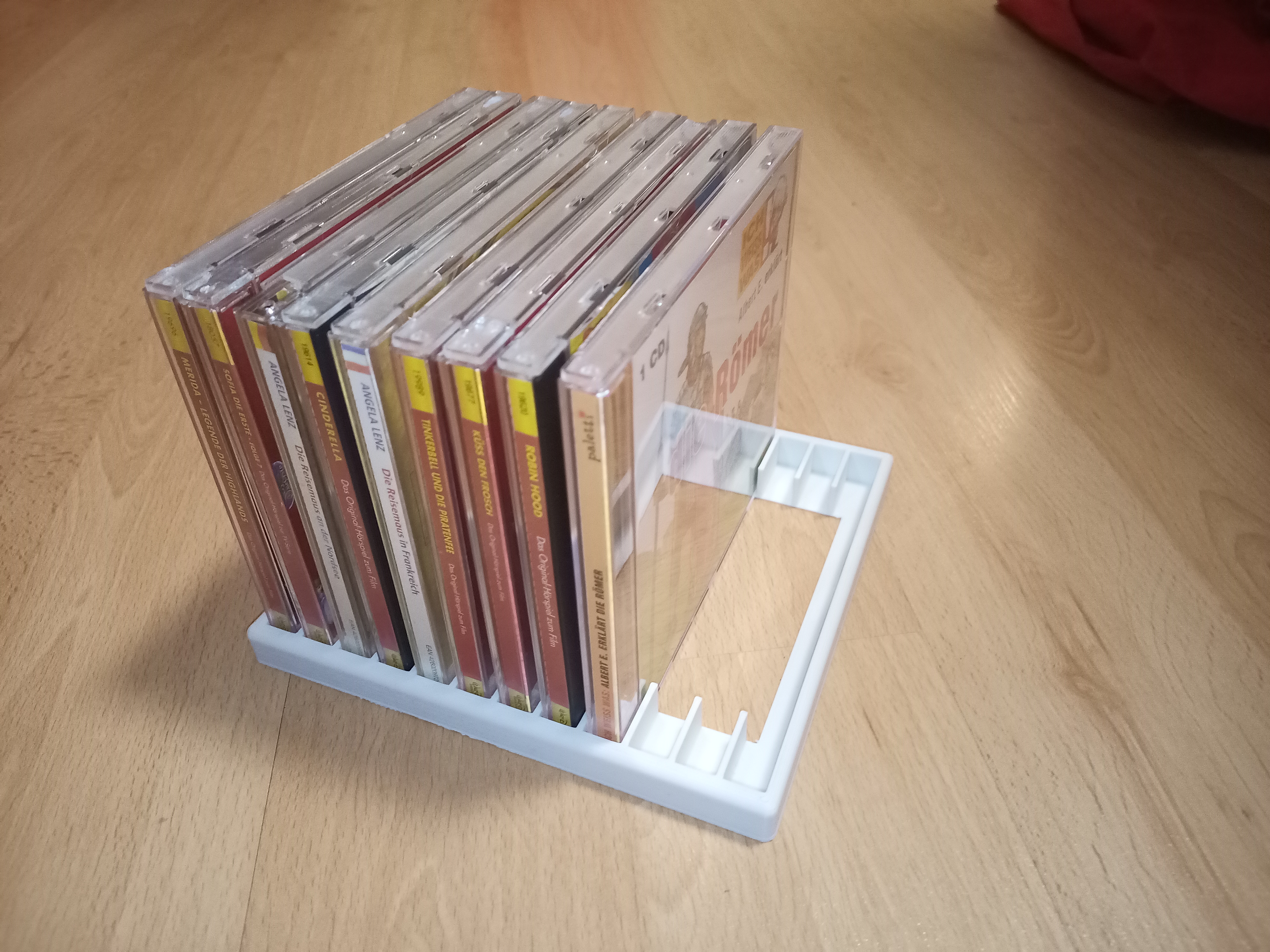 Minimalist CD organizer