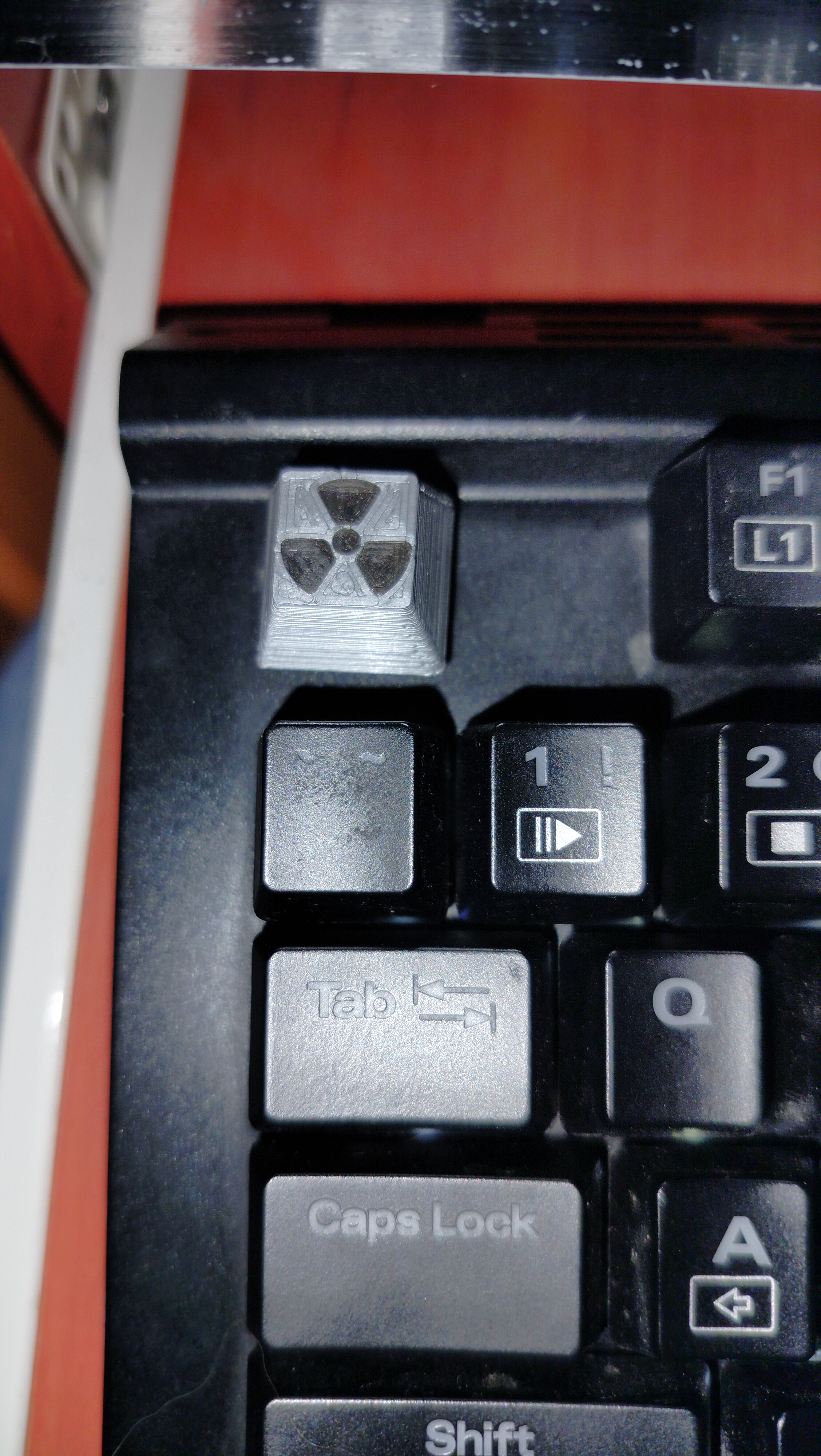 Radioactive keycap (NUKE)