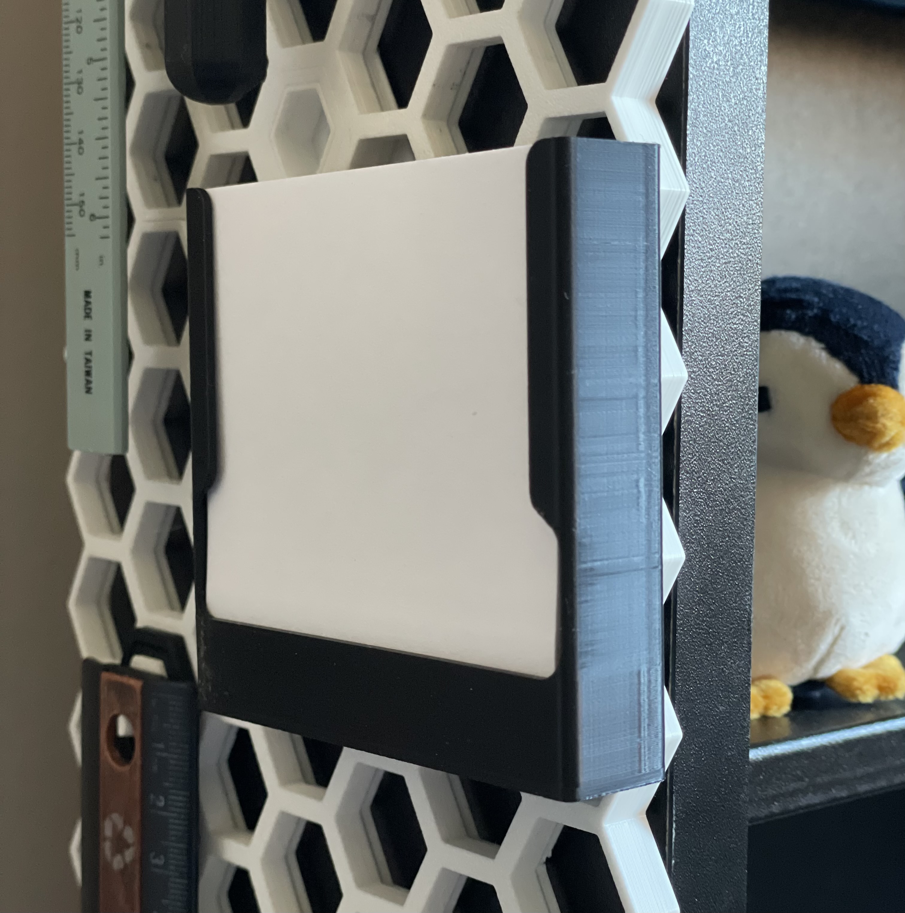 Sticky Note Dispenser - HSW (Honeycomb Storage Wall)