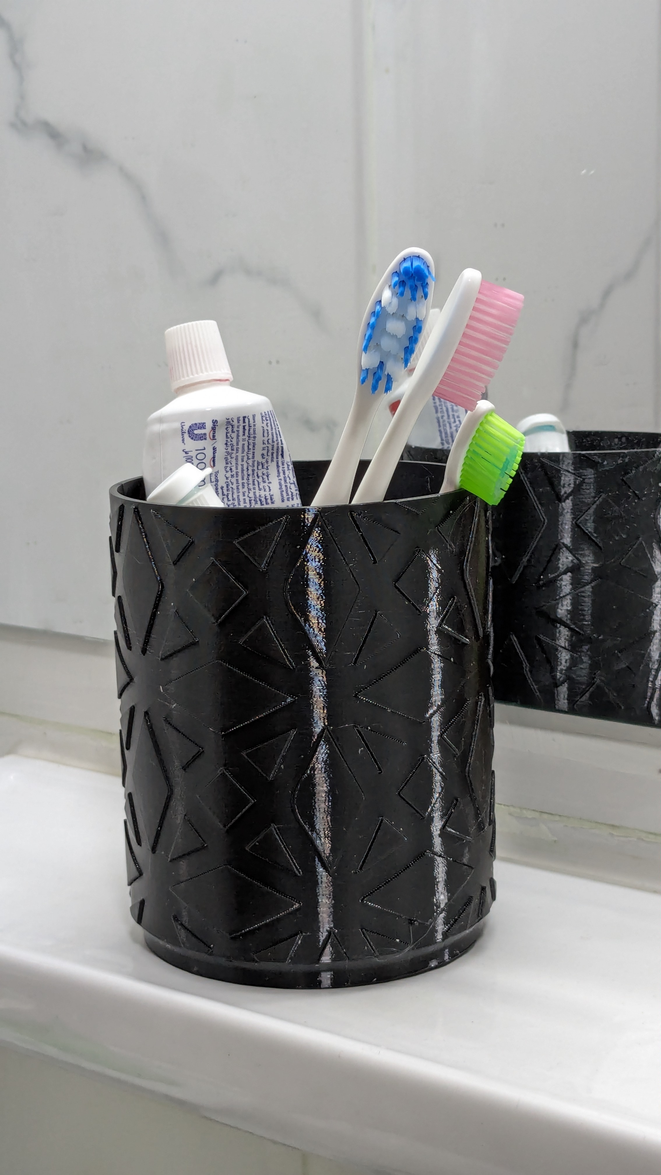 Miniatura 2 do modelo 3D Tooth brush Holder - modern pattern