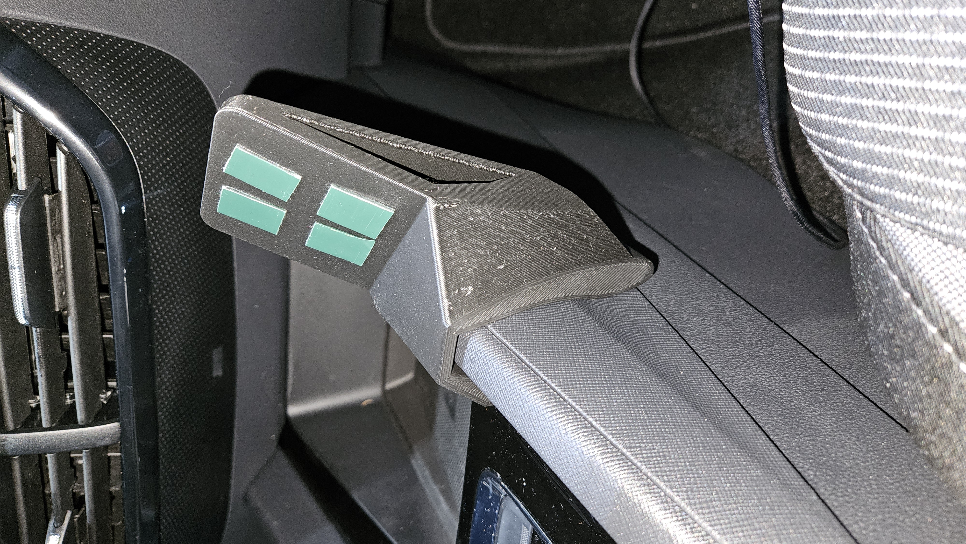 Skoda Octavia Dashboard Phone Mount