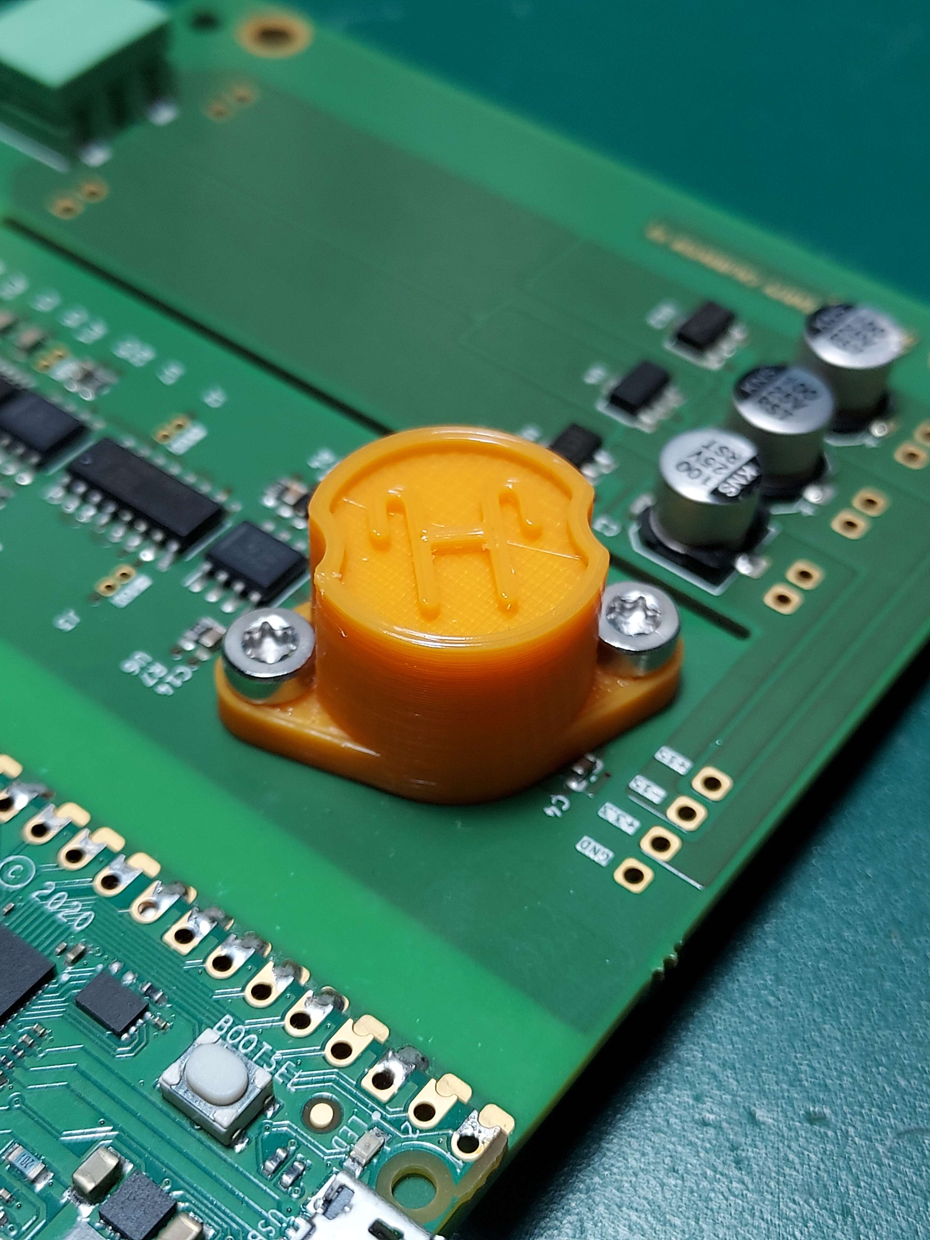 Voltage Reference Cap